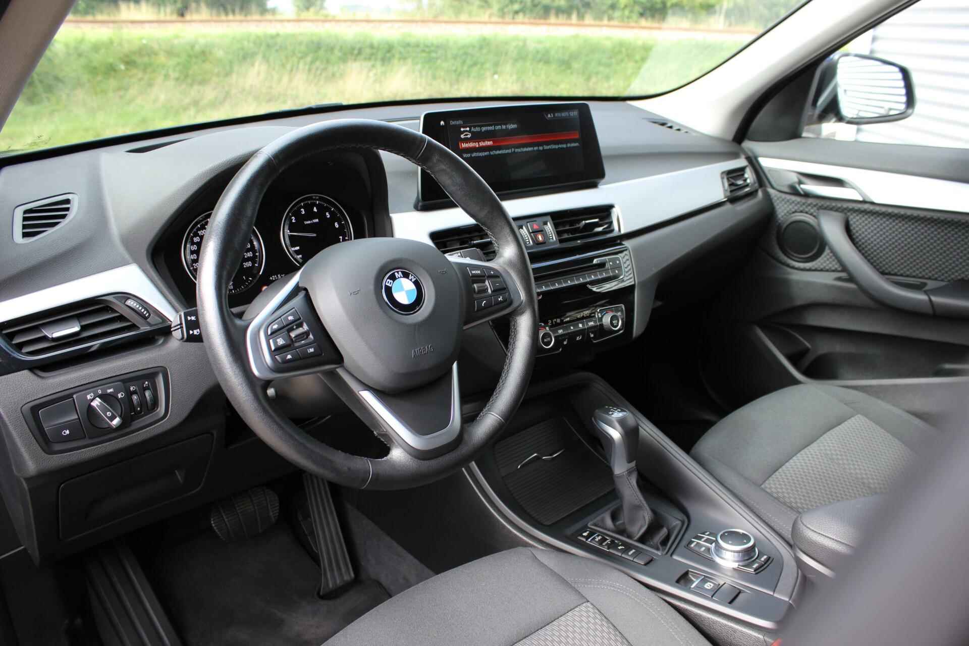 BMW X1 xDrive25e PHEV Advantage // HUD - Apple CarPlay - Navigatie - Dealer onderhouden - Inclusief 12 maanden garantie - 11/28