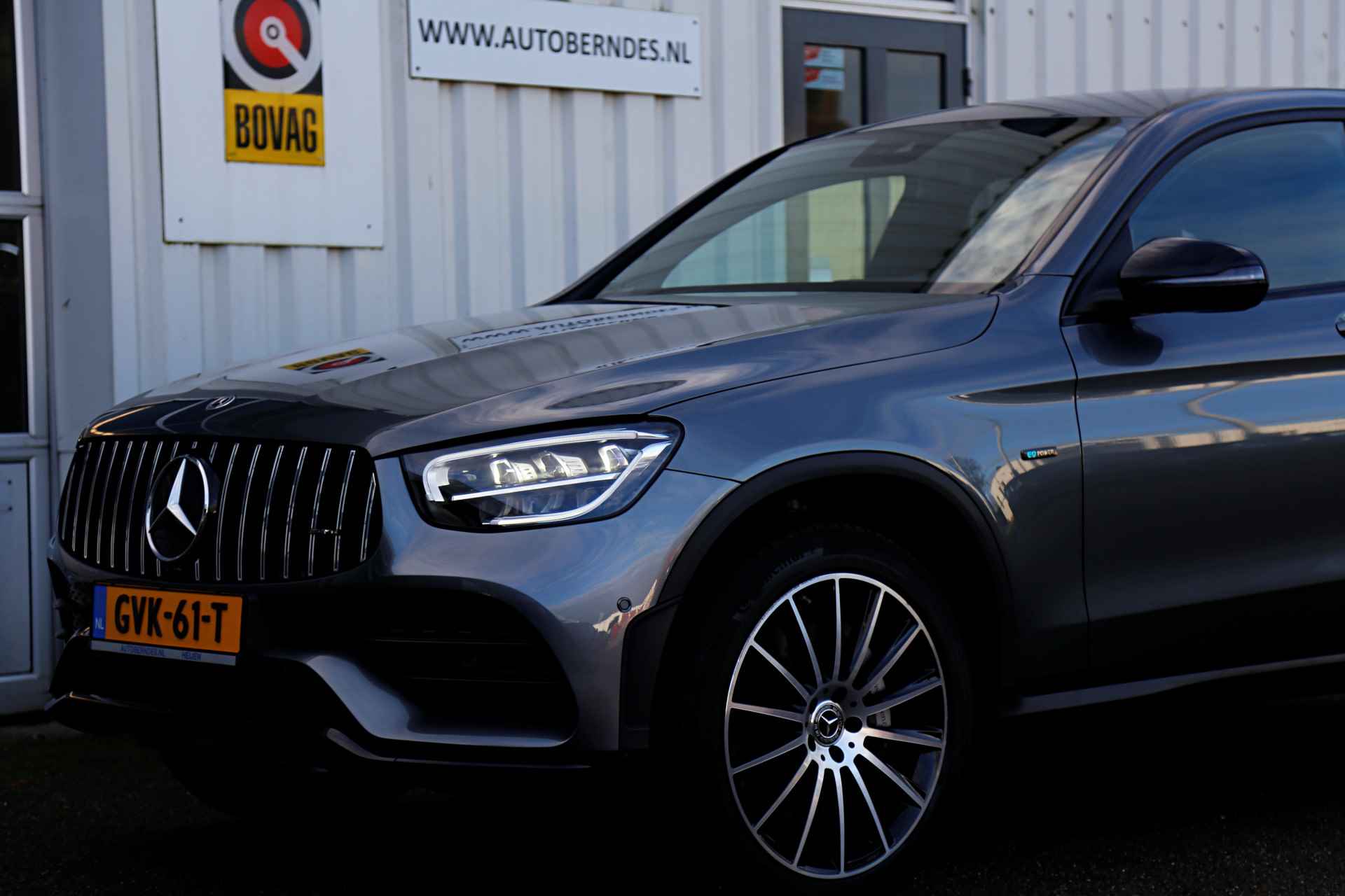 Mercedes-Benz GLC Coupé 300e 4MATIC AMG Plug in Hybride PHEV 9G-Aut.*BTW*Perfect MB Onderh.*1ste Eig.*AMG Ext/int/Sport Leder/Stoelverw./Navi/LED/ - 48/60