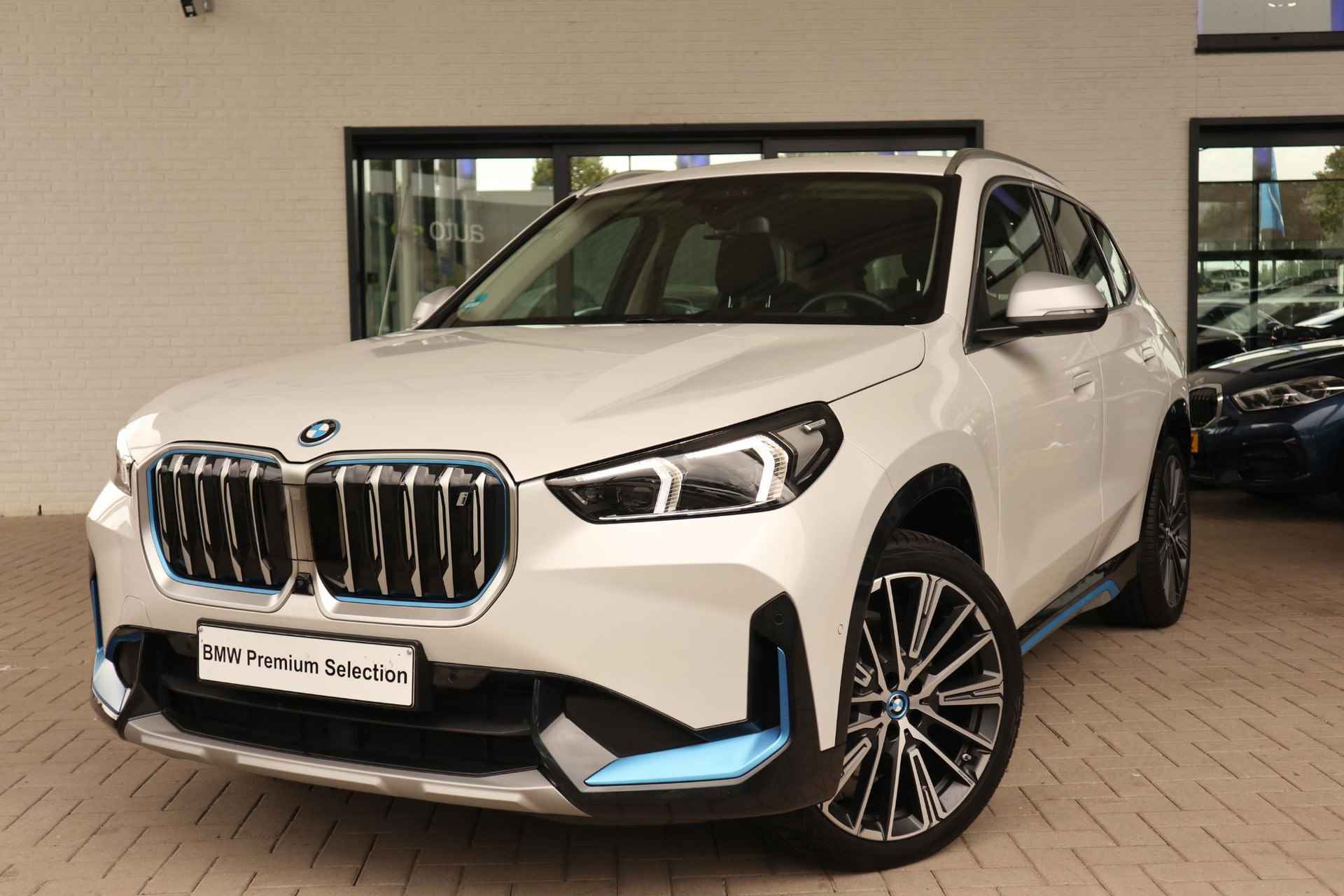 BMW iX1 xDrive30 Launch Edition | xLine | Innovation Pack - 31/31