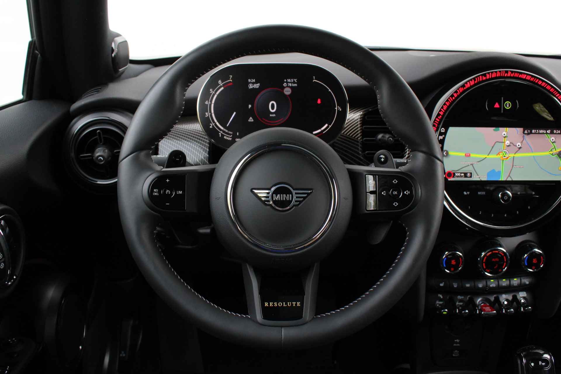 MINI Hatchback Cooper S Resolute Automaat / Premium Plus Pakket / Panoramadak / Achteruitrijcamera / Sportstoelen / Comfort Access / LED / Harman-Kardon / Park Assistant - 8/30
