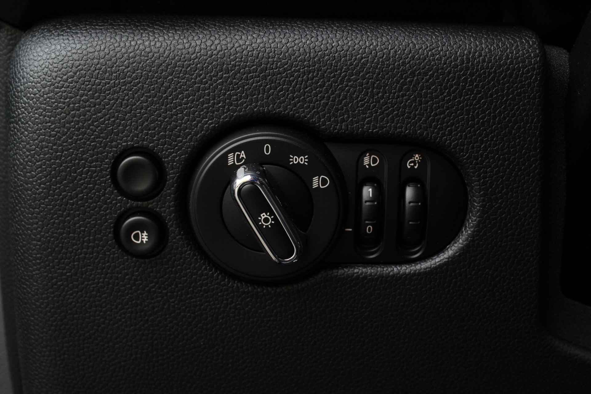 MINI Hatchback Cooper S Resolute Automaat / Premium Plus Pakket / Panoramadak / Achteruitrijcamera / Sportstoelen / Comfort Access / LED / Harman-Kardon / Park Assistant - 22/30