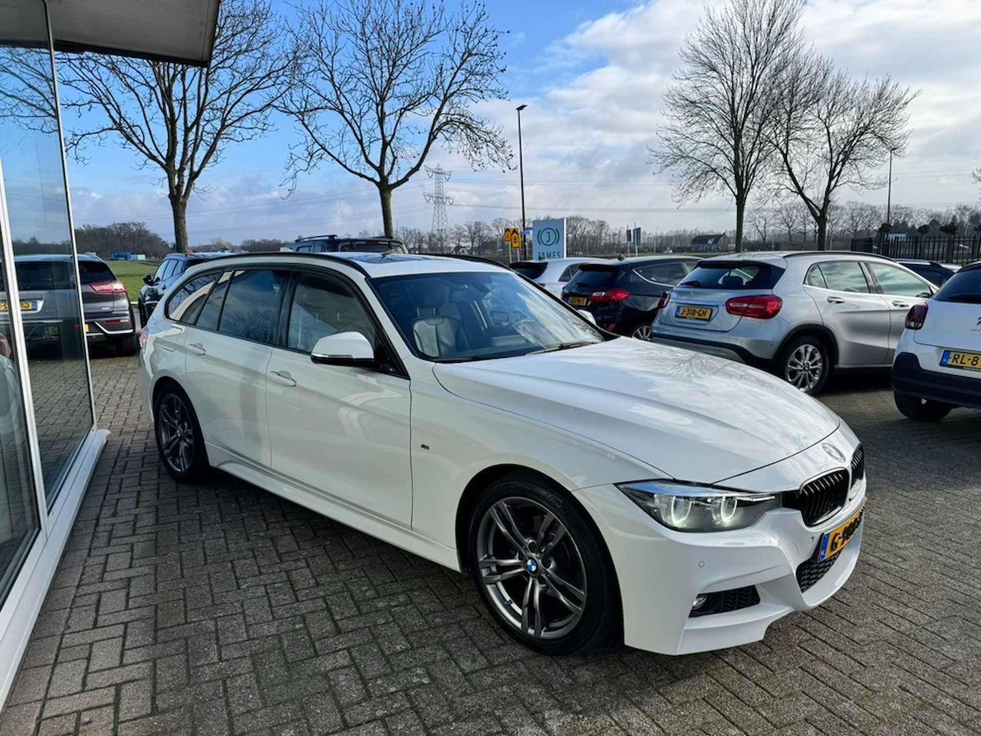 BMW 3-serie 318I M Sport -Shadow line- PANO - 3/26