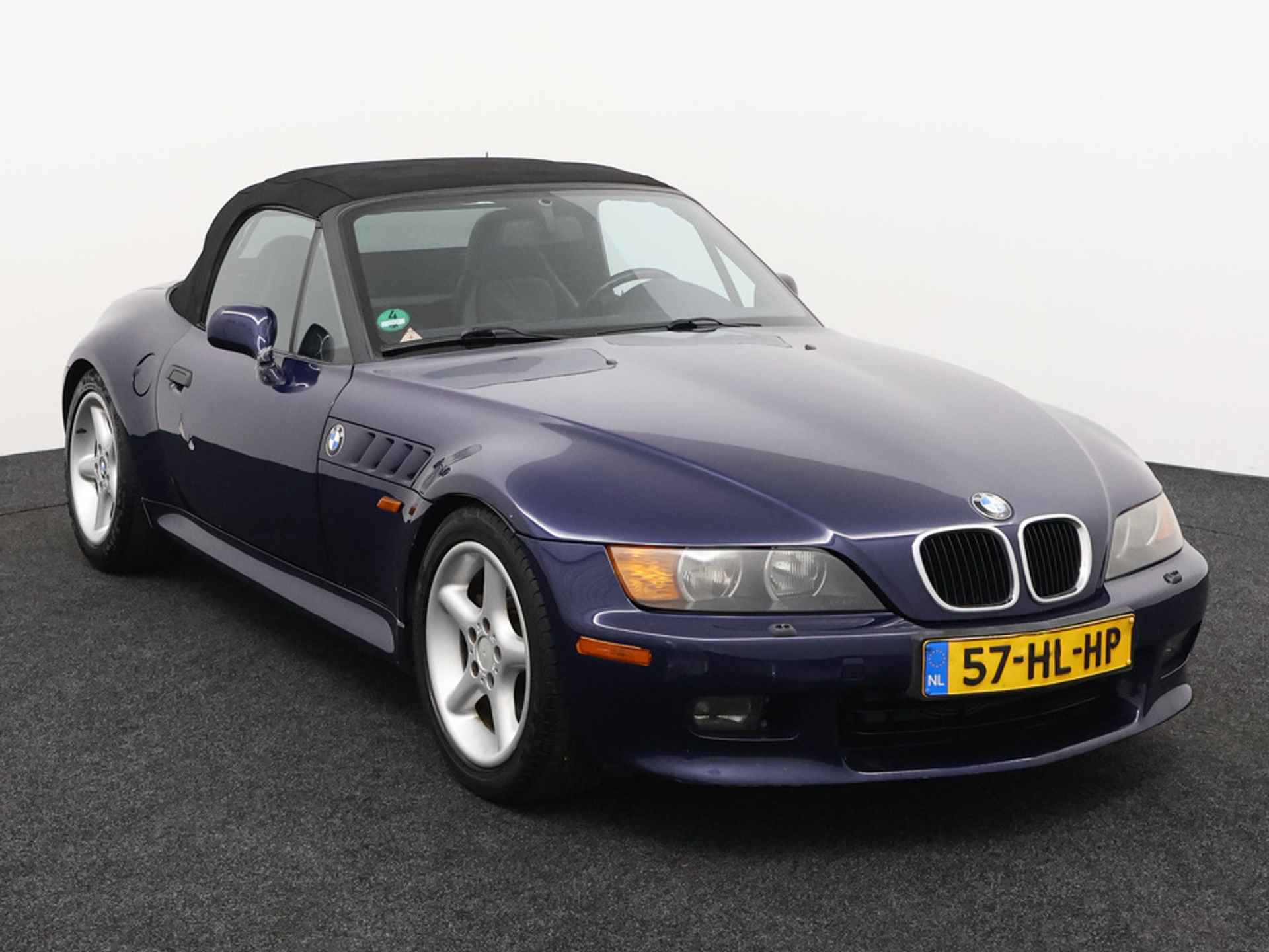 BMW Z3 Roadster 2.8 liter 6-Cylinder widebody 194 pk 6 cyl leer airco lmvelg cabrio de prijs is super scherp voor een 2.8 6-cyl  !! wel 2 delen spuiten !! - 7/20