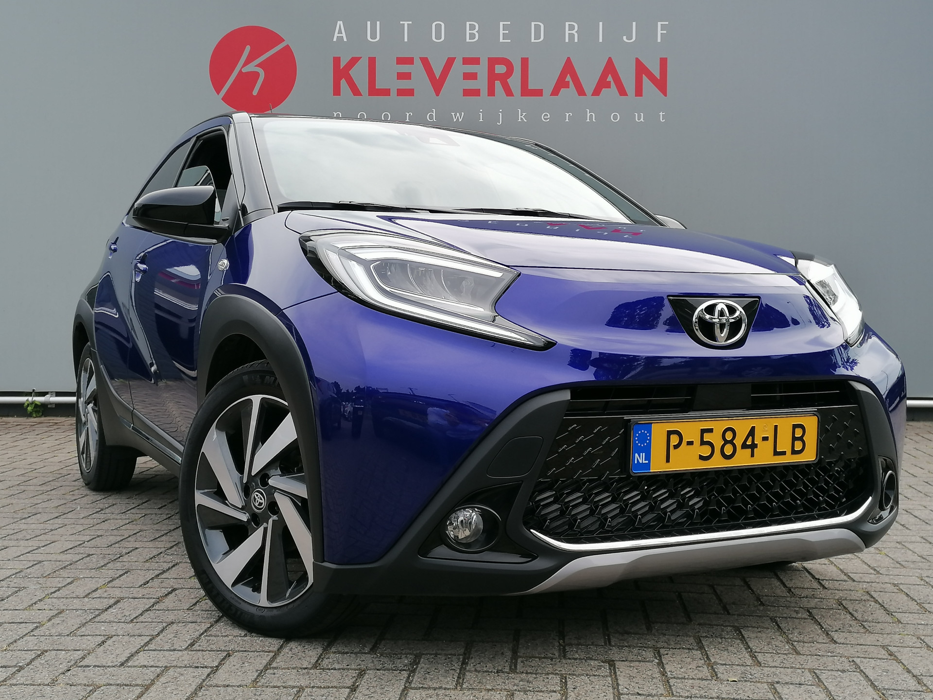 Toyota Aygo X 1.0 VVT-i MT envy | CAMERA | NAVI | JBL | FABRIEKSGARANTIE | Wij bieden ook financiering mogelijkheden aan.