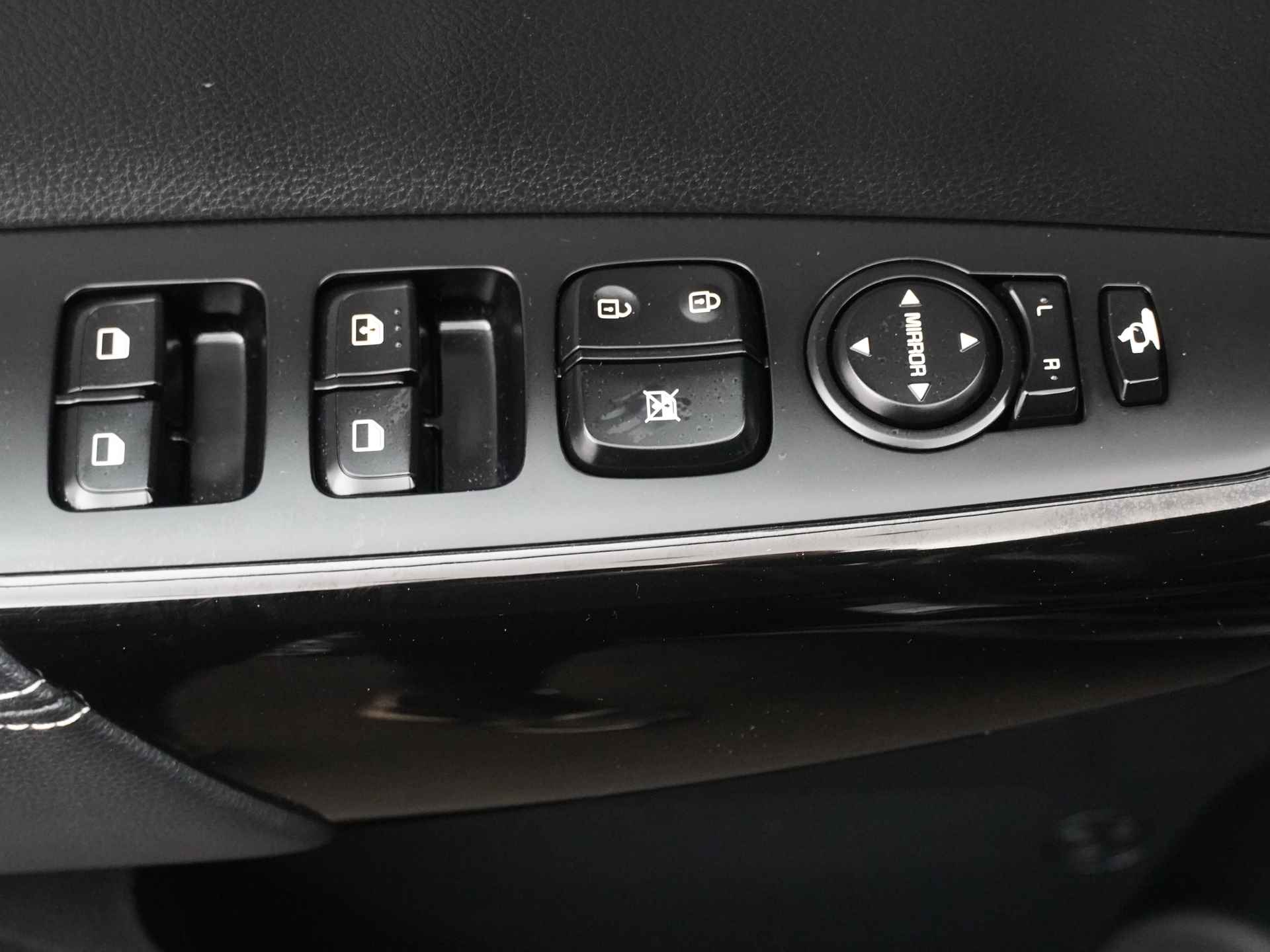 Kia Picanto 1.0 CVVT Design Edition - Navigatie - Apple CarPlay / Android Auto - Cruise Control - Climate Control - Fabrieksgarantie tot 11-2025 - 22/48