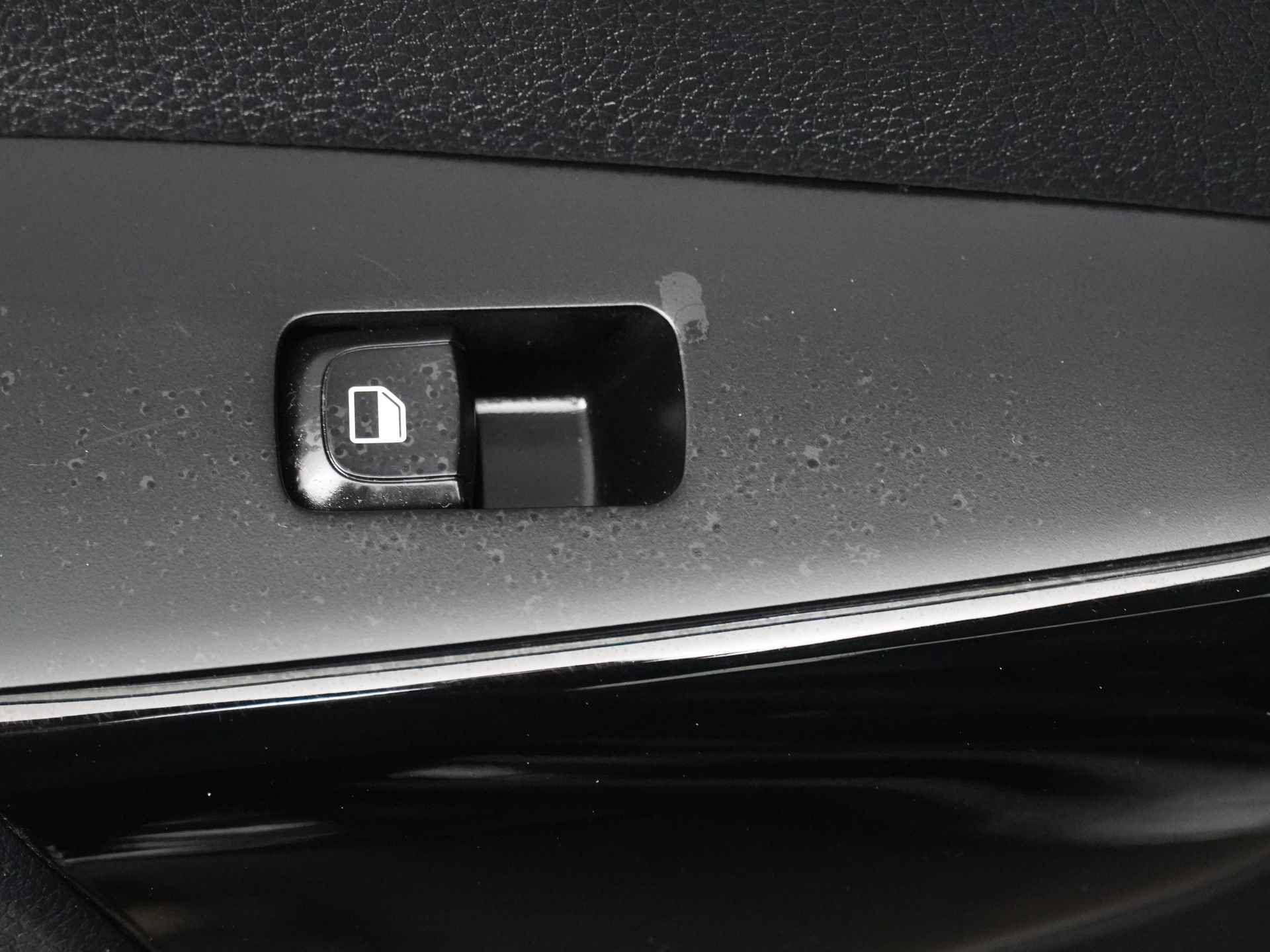 Kia Picanto 1.0 CVVT Design Edition - Navigatie - Apple CarPlay / Android Auto - Cruise Control - Climate Control - Fabrieksgarantie tot 11-2025 - 36/48