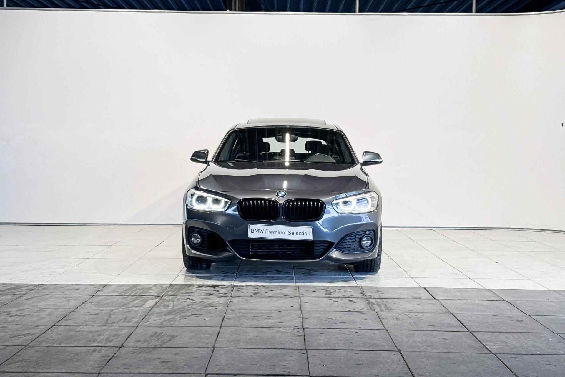 BMW 1 Serie 5-deurs 118i Executive M Sportpakket Aut. - 4/19