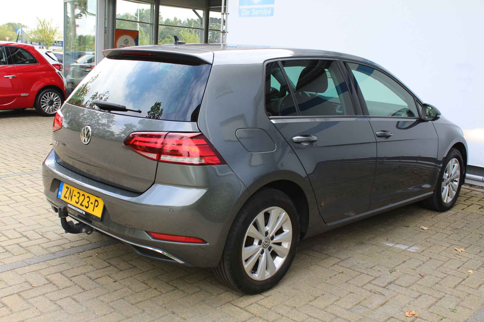 Volkswagen Golf 1.6 TDI Comfortline | Incl. 1 jaar Garantie | DSG Automaat | Achteruitrijcamera | Adaptive cruise | Navigatie | Parkeersensoren V+A | Apple CarPlay/Android auto | DAB | Climate controle | Trekhaak | Getinte ramen | 16 Inch LMV | Extra winterset op velg aanwezig | Origineel NL auto | NAP | - 10/59