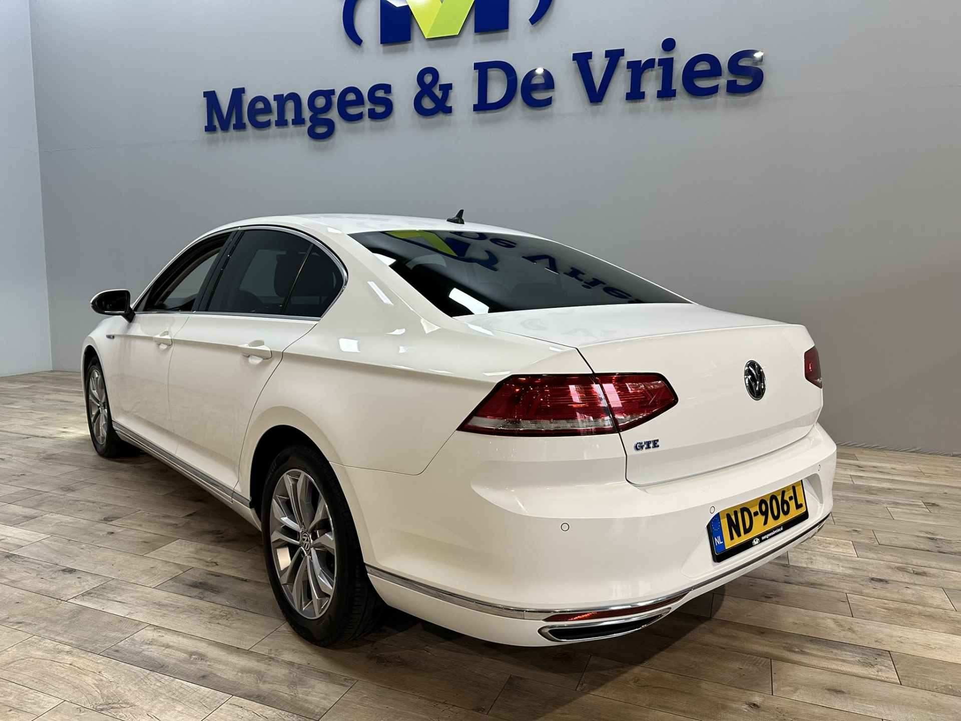 Volkswagen Passat 1.4 TSI GTE Connected Series Airco ECC | LED | Navigatie | Cruise Control | Trekhaak | Apple Carplay Android Auto | DAB | Isofix | NAP | - 5/43