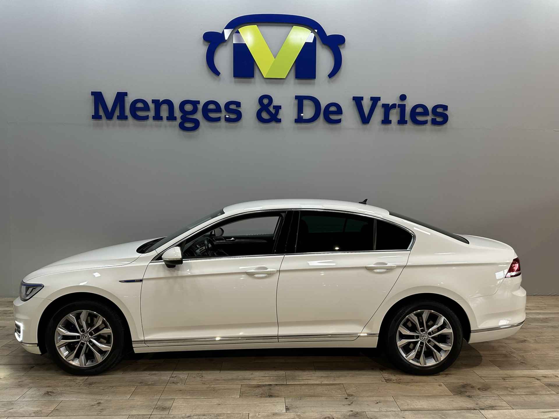 Volkswagen Passat 1.4 TSI GTE Connected Series Airco ECC | LED | Navigatie | Cruise Control | Trekhaak | Apple Carplay Android Auto | DAB | Isofix | NAP | - 6/43