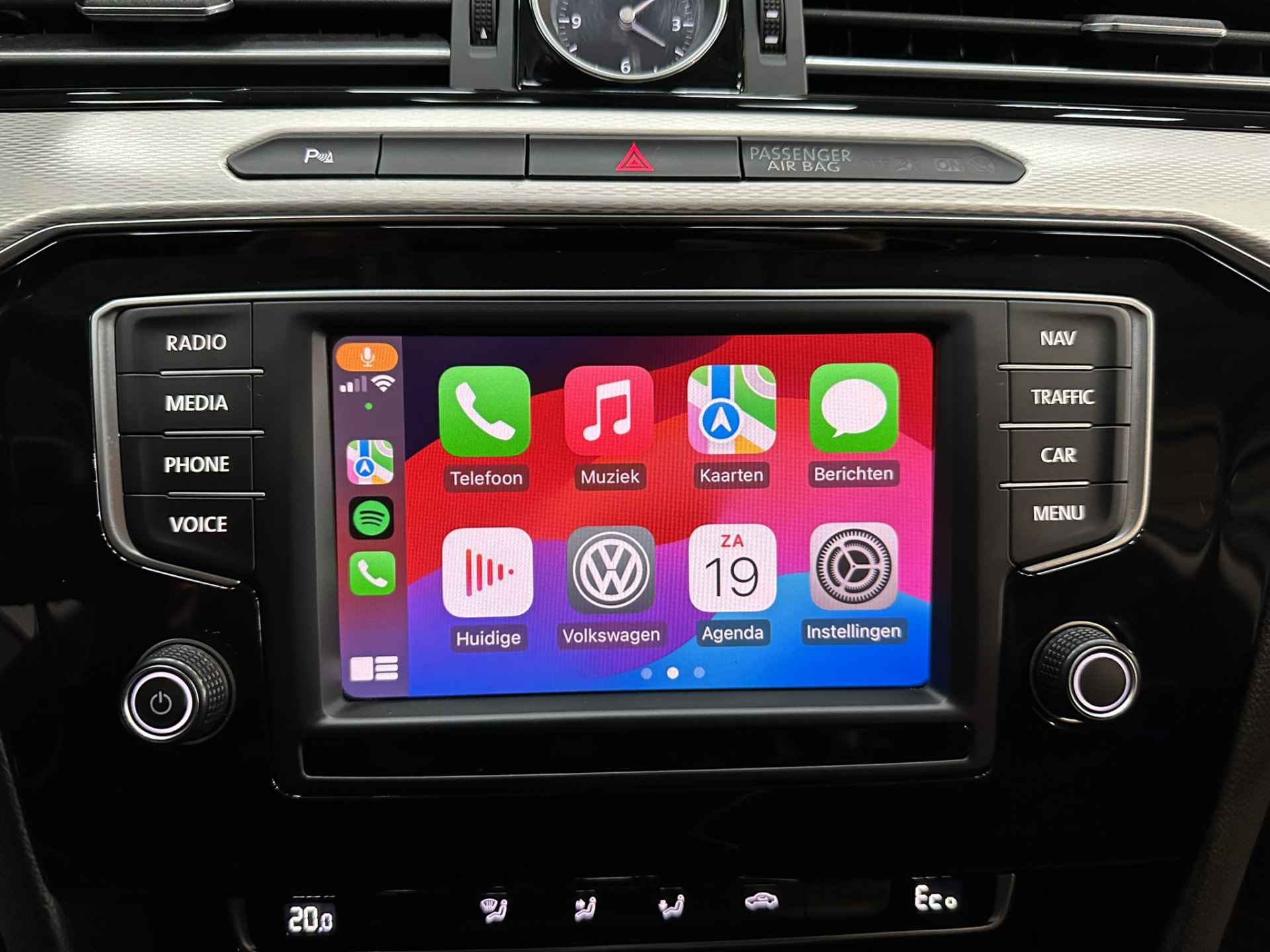 Volkswagen Passat 1.4 TSI GTE Connected Series Airco ECC | LED | Navigatie | Cruise Control | Trekhaak | Apple Carplay Android Auto | DAB | Isofix | NAP | - 22/43