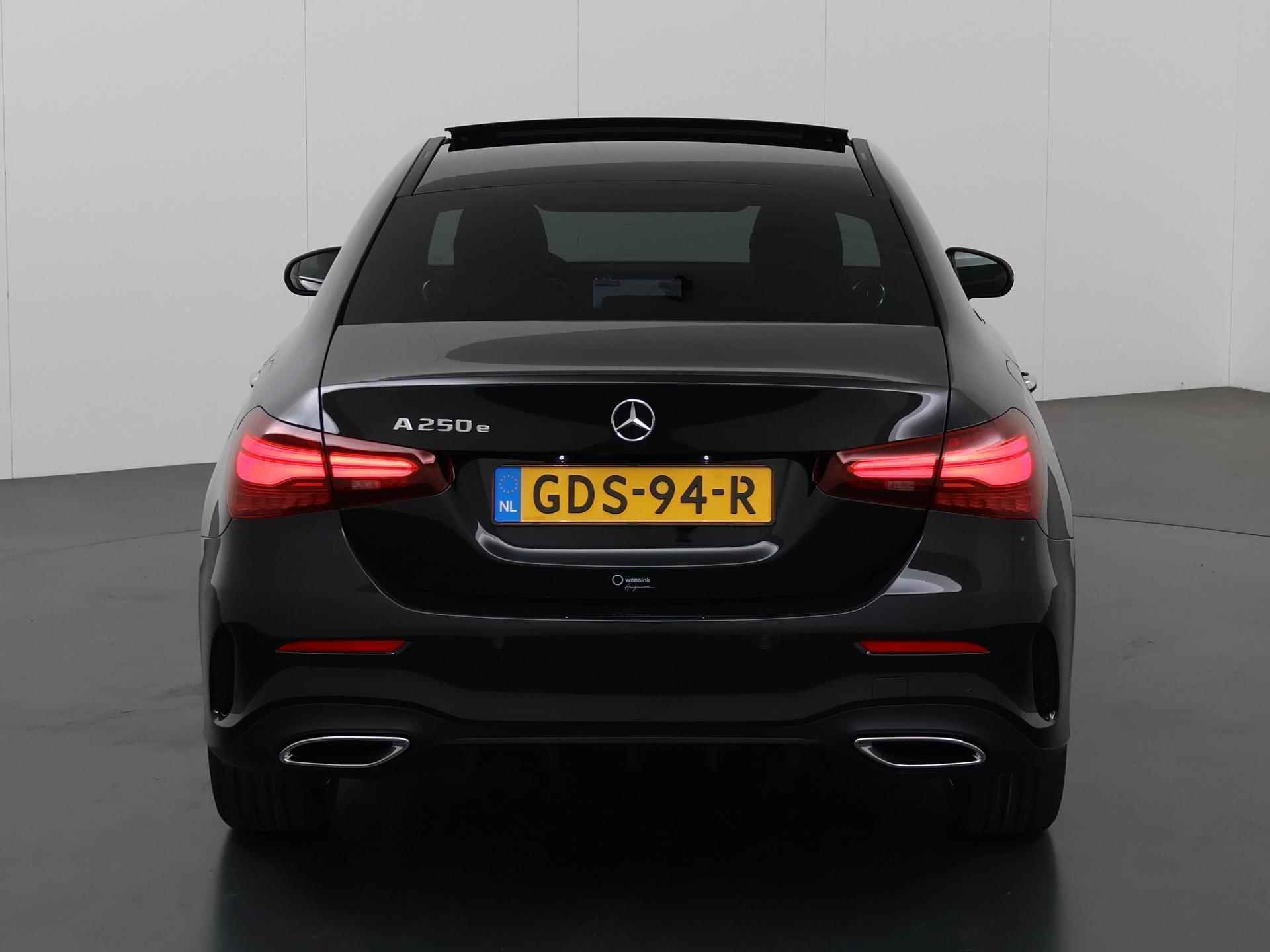 Mercedes-Benz A-klasse 250 e Star Edition AMG Line Limo | | Panoramaschuifdak | Nightpakket | Sfeerverlichting | MULTIBEAM LED | Stoelverwarming | Dodehoekassistent | - 5/44