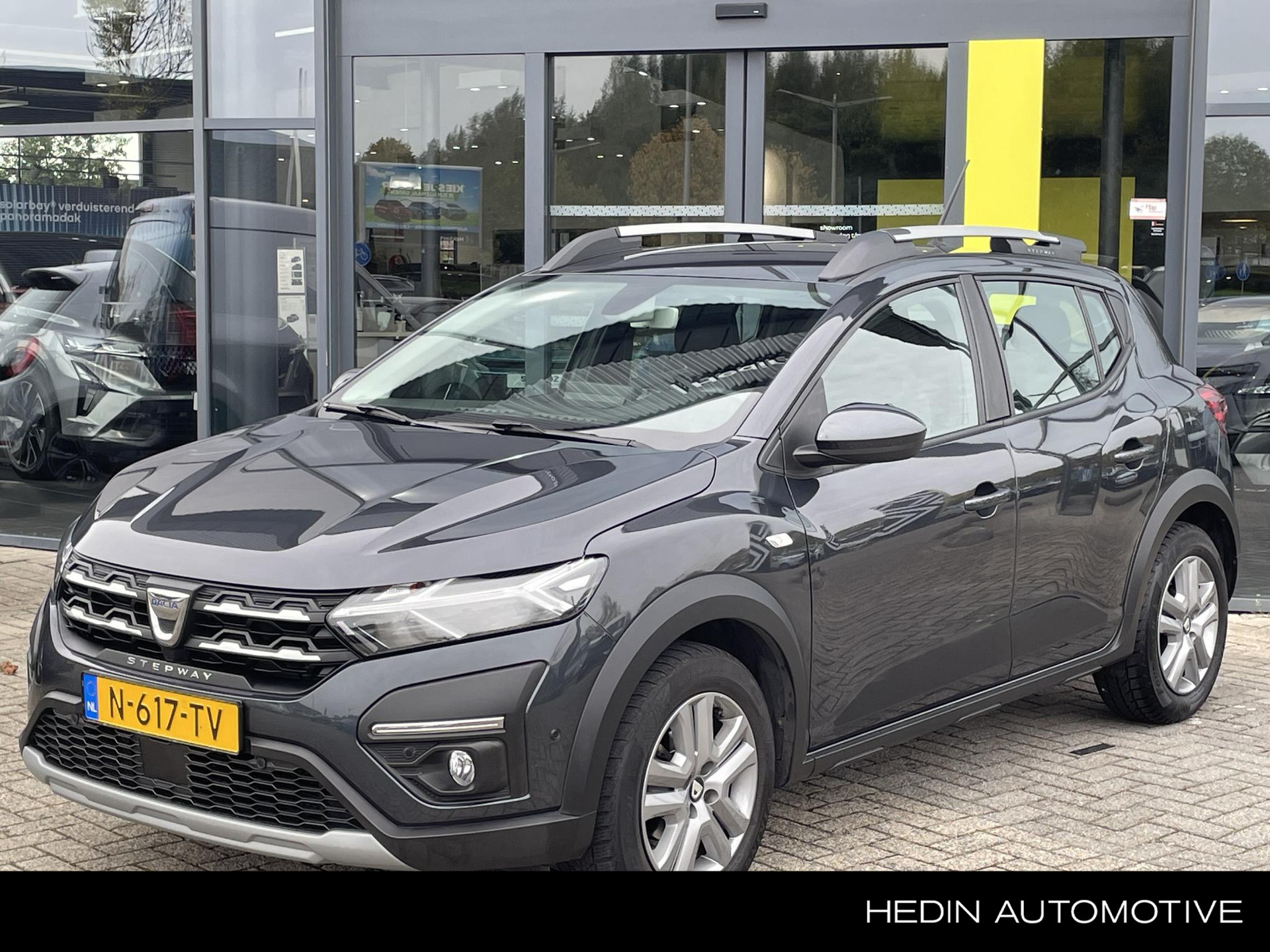 Dacia Sandero Stepway TCe 90pk Comfort ACHTERUITRIJCAMERA | NAVIGATIE | CRUISE CONTROL | AIRCO | LICHTMETALEN VELGEN |