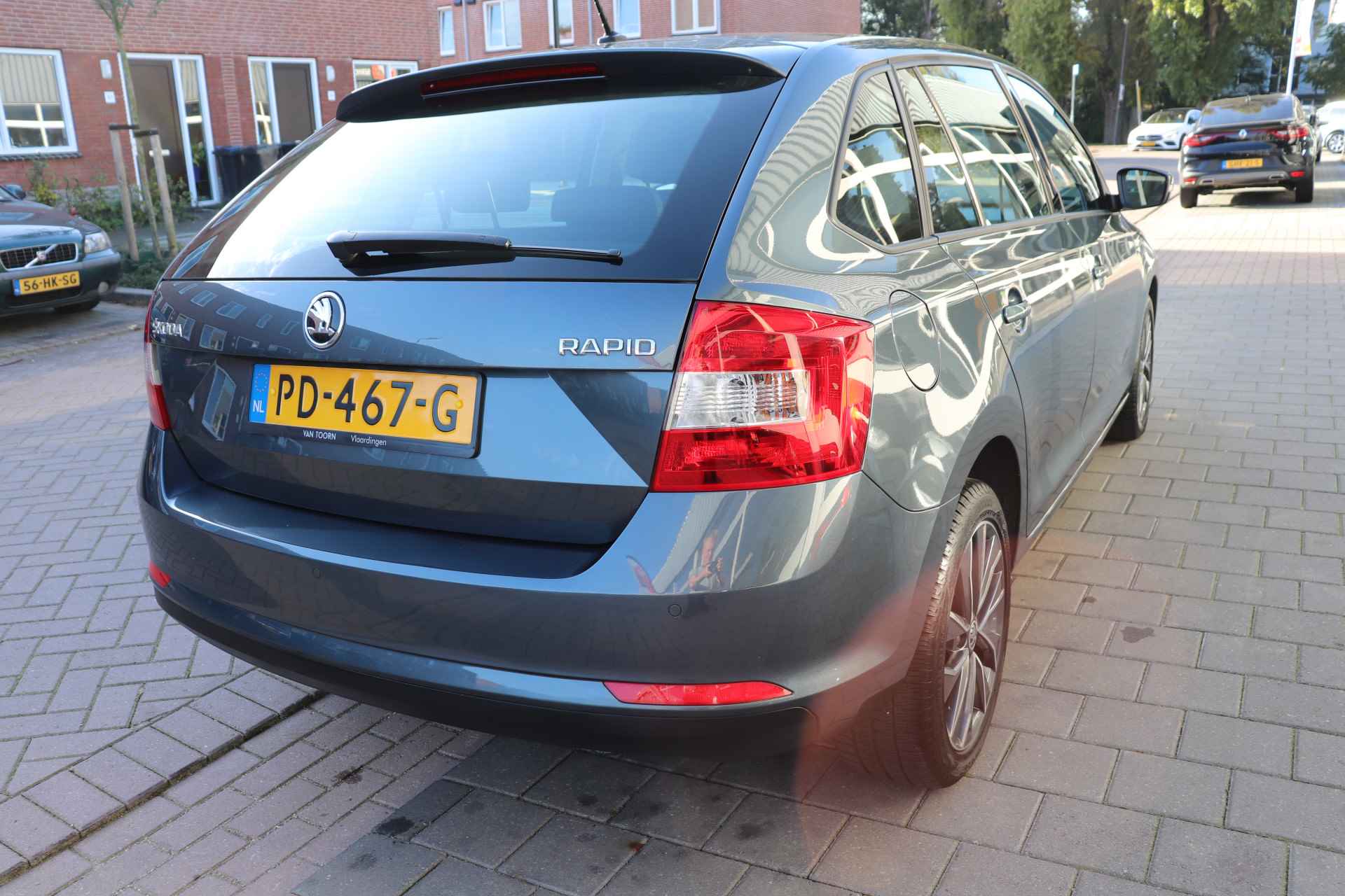 Škoda Rapid Spaceback 1.2 TSI Greentech Drive DSG. Navigatie, all-Seasonbanden. - 7/35