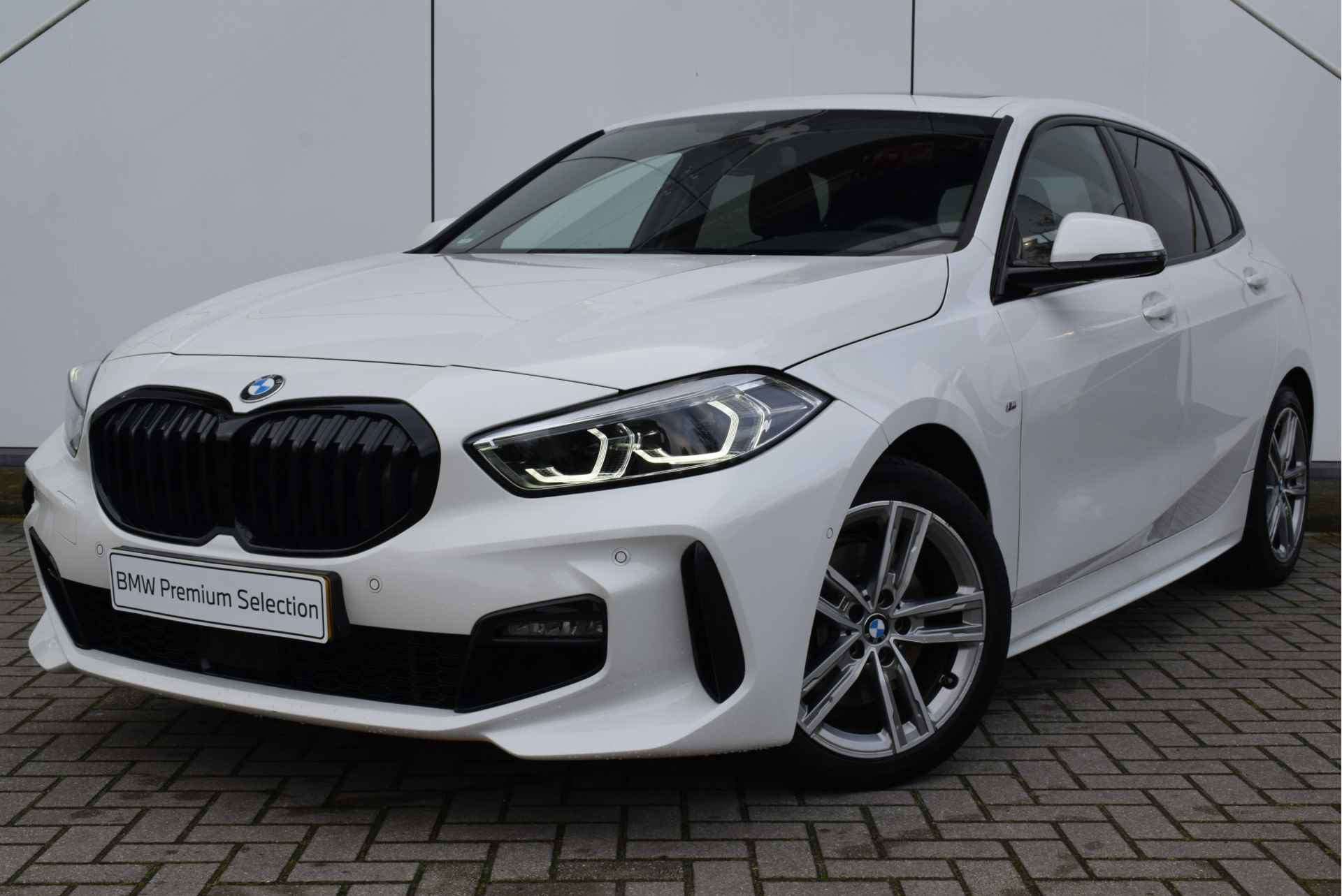 BMW 1-serie 118i High Executive M Sport Automaat / Panoramadak / Sportstoelen / LED / M Sportonderstel / Leder / Live Cockpit Professional - 25/25