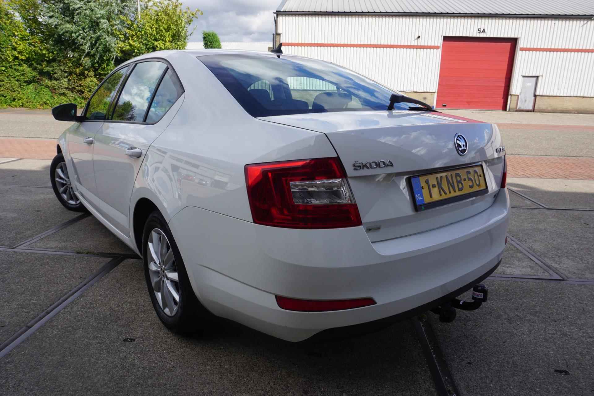 Skoda Octavia 1.2 TSI Greentech Ambition Businessline - 4/33