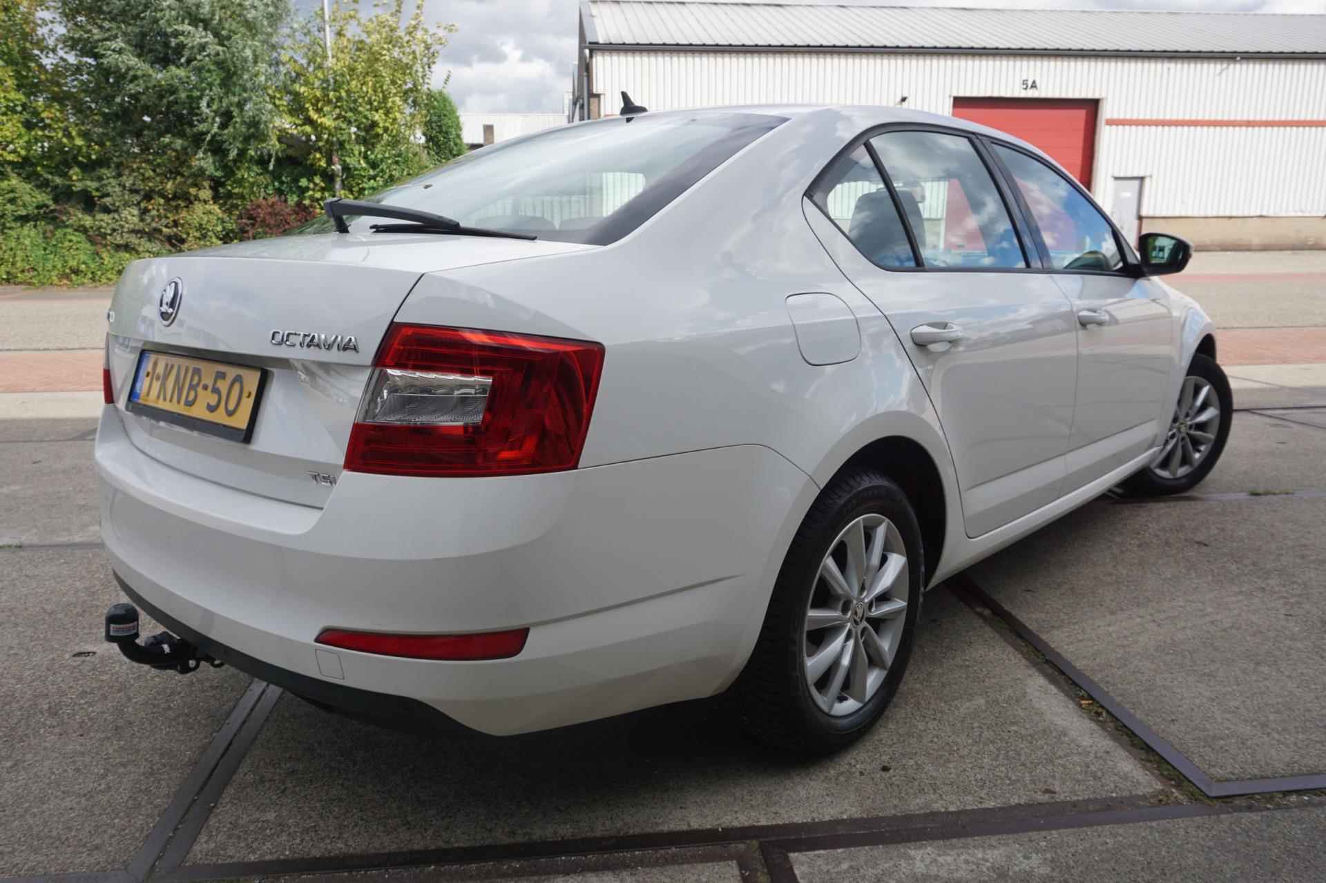 Skoda Octavia 1.2 TSI Greentech Ambition Businessline - 5/33