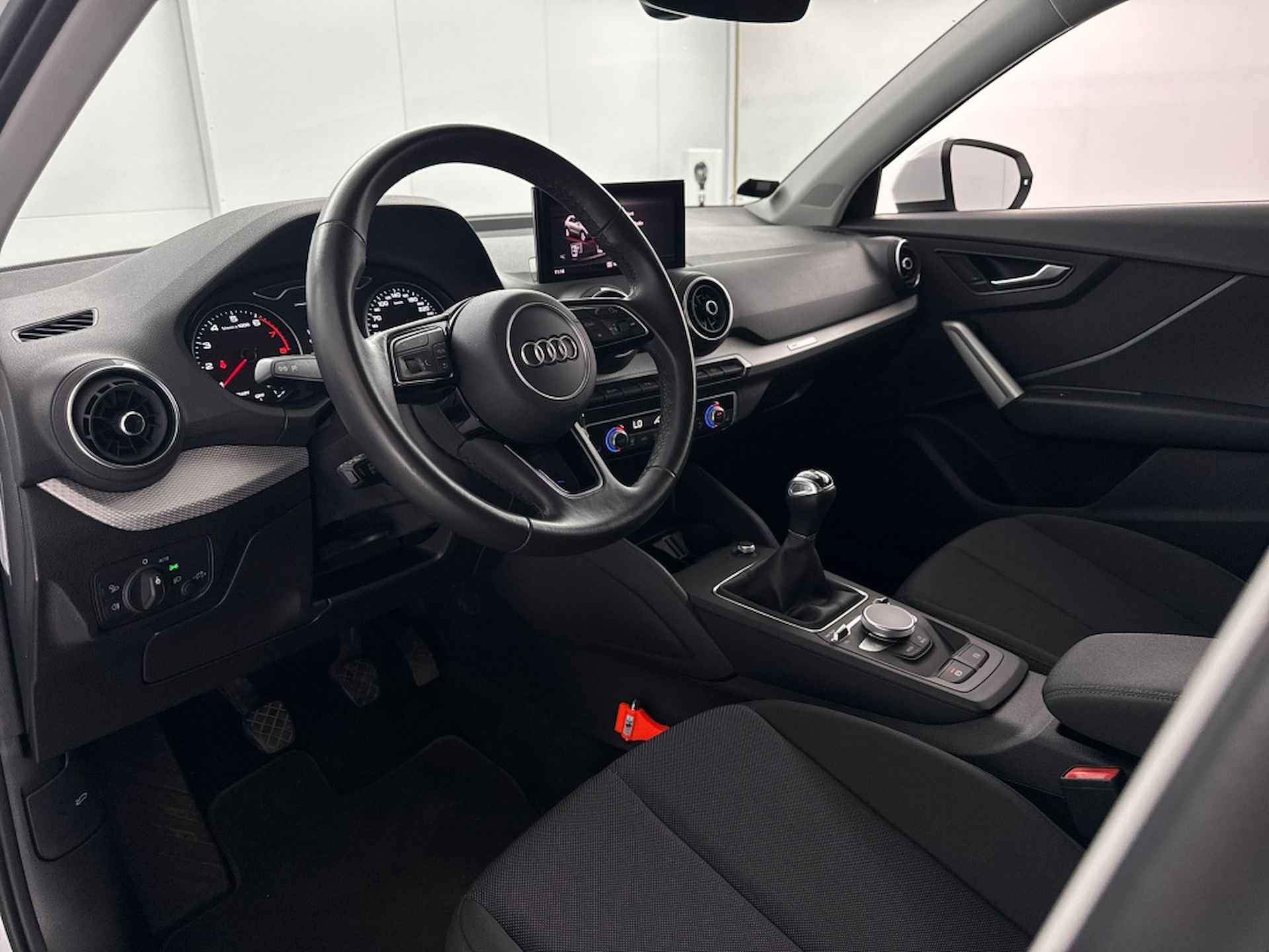 Audi Q2 30 TFSI Business Edition | Navigatie | App Connect | Parkeercamera - 13/38