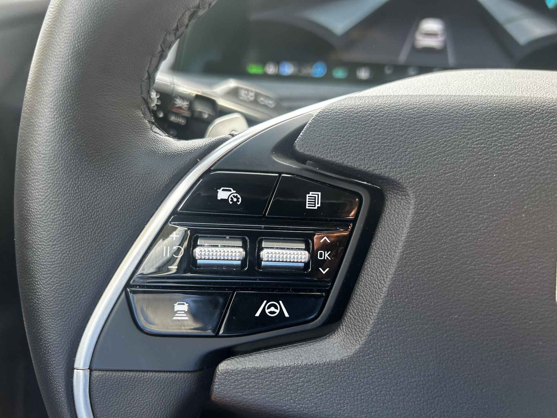 Kia EV6 Light Edition 58 kWh Apple Carplay | Navi | Addaptive Cruise Control | Stoel- en stuurverwarming | BTW auto | € 2000 SEPP subsidie | Metallic lak | Fabrieksgarantie t/m 5-4-2024 | NAP - 21/29