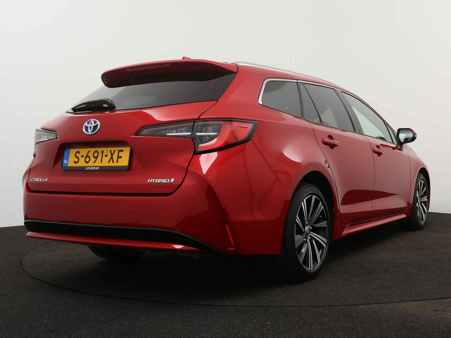 Toyota Corolla Touring Sports 1.8 Hybrid Dynamic | Navigatie | Camera | Stoelverwarming | LM velgen | Cruise Control Adaptief | Climate Control | - 3/43