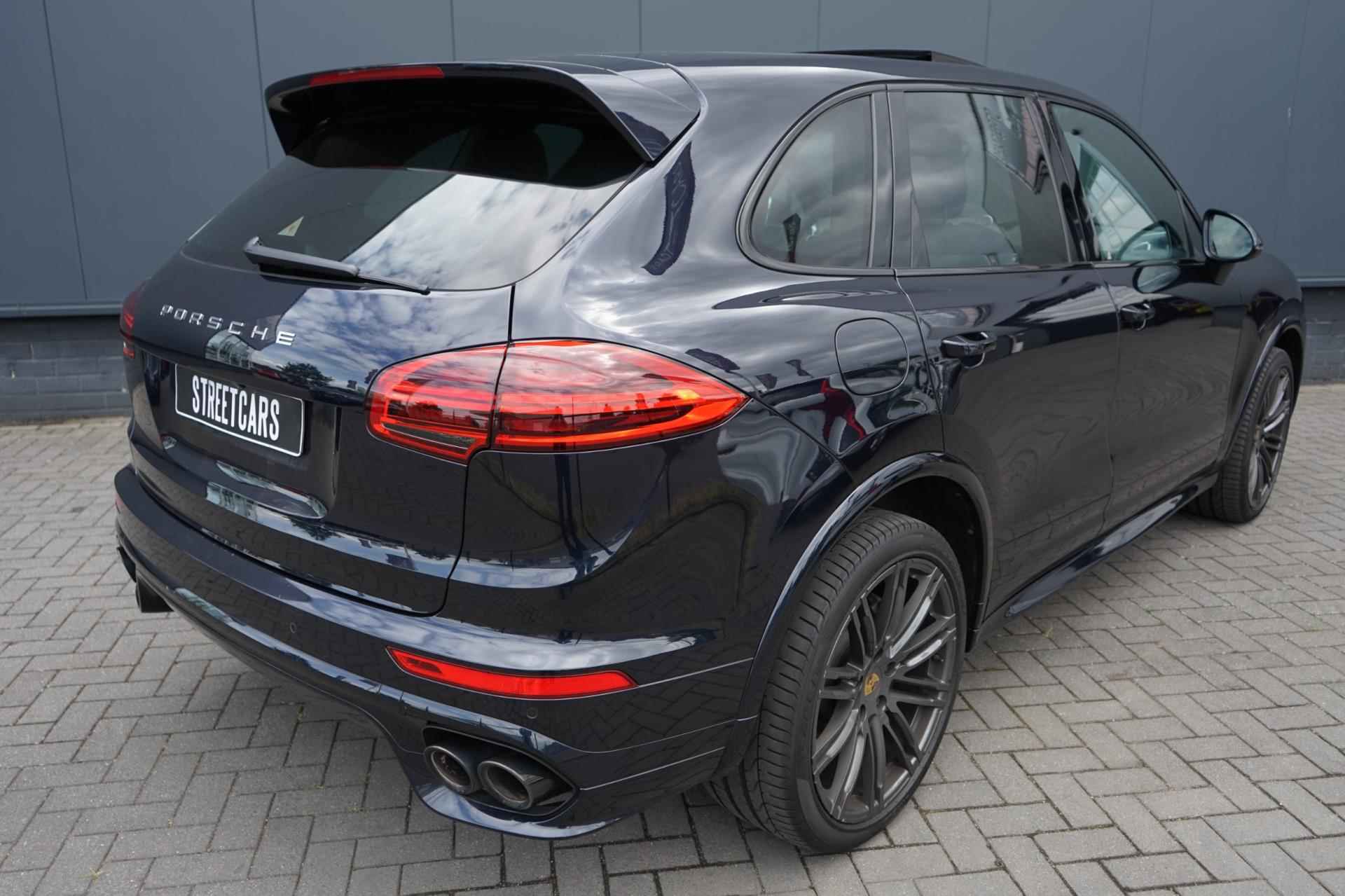 Porsche Cayenne 3.0 D Sportdesign /Luchtvering /Pano /Sportchrono - 6/33