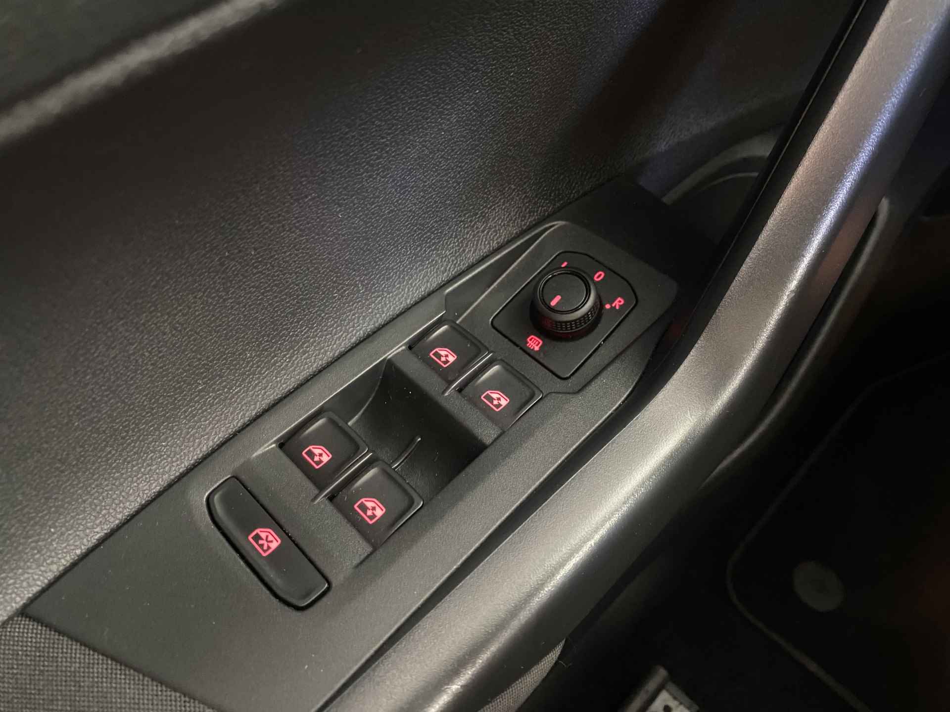 Volkswagen Polo 1.0 TSI Comfortline Business | Automaat | Apple-carplay | Bluetooth | Airco | - 33/40