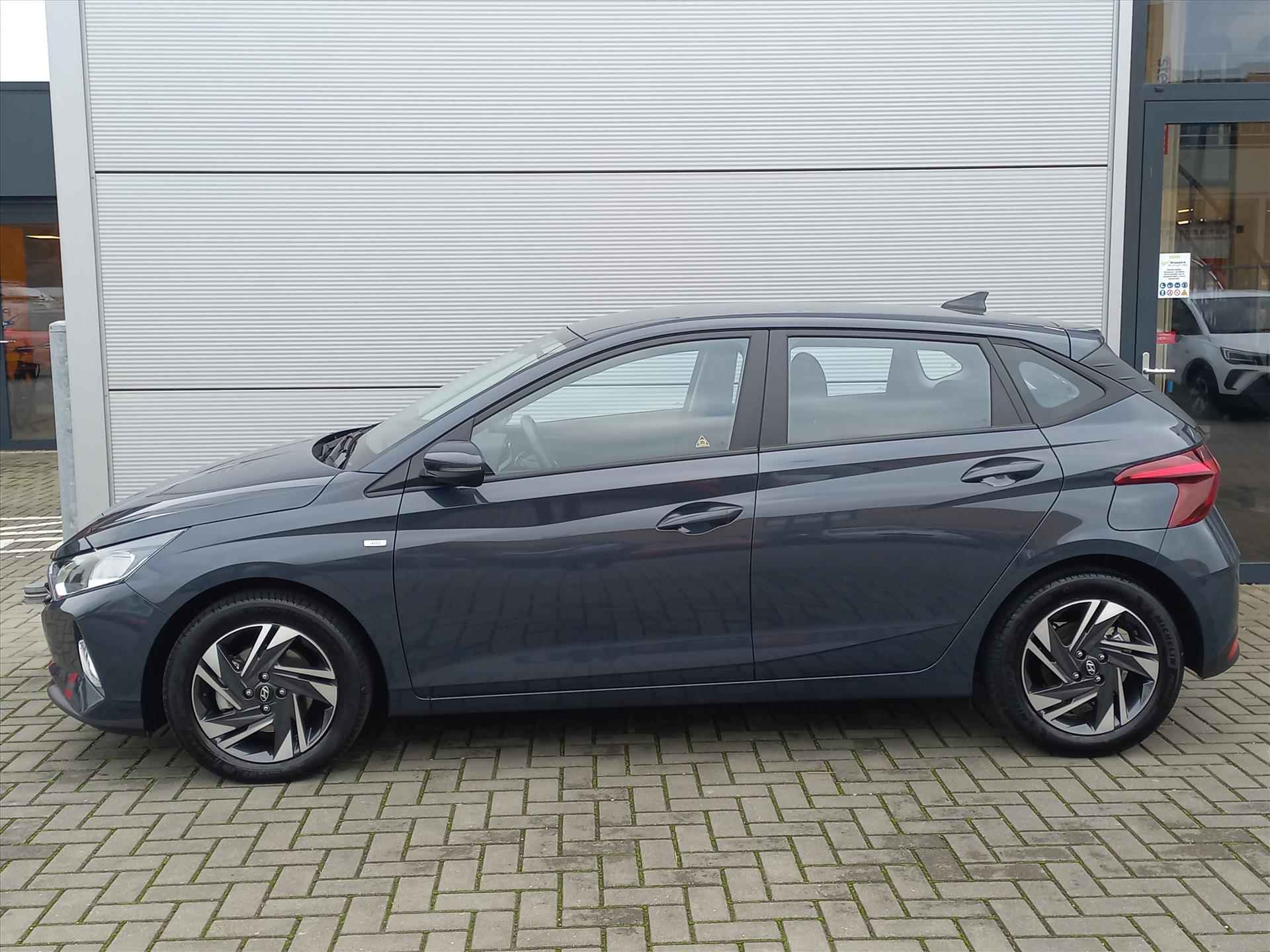 Hyundai I20 1.0T 48V 100pk Automaat | Airconditioning | Navigatie by app | Lm velgen | Camera | Cruise control | Parkeersensoren - 3/41