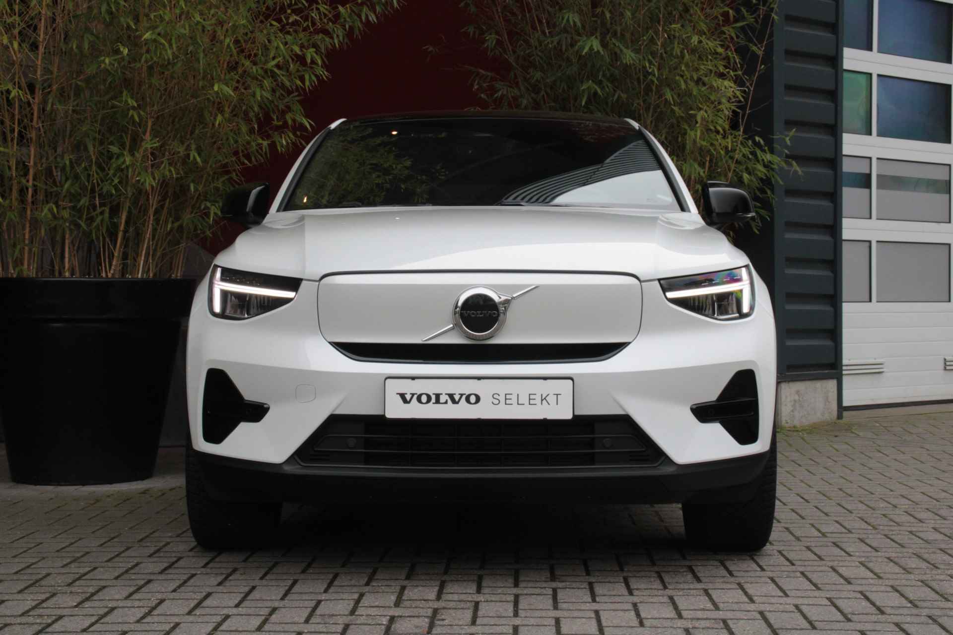 Volvo C40 Single Motor Core 69 kWh | Panoramadak | Camera | Stuur- en stoelverwarming - 10/16