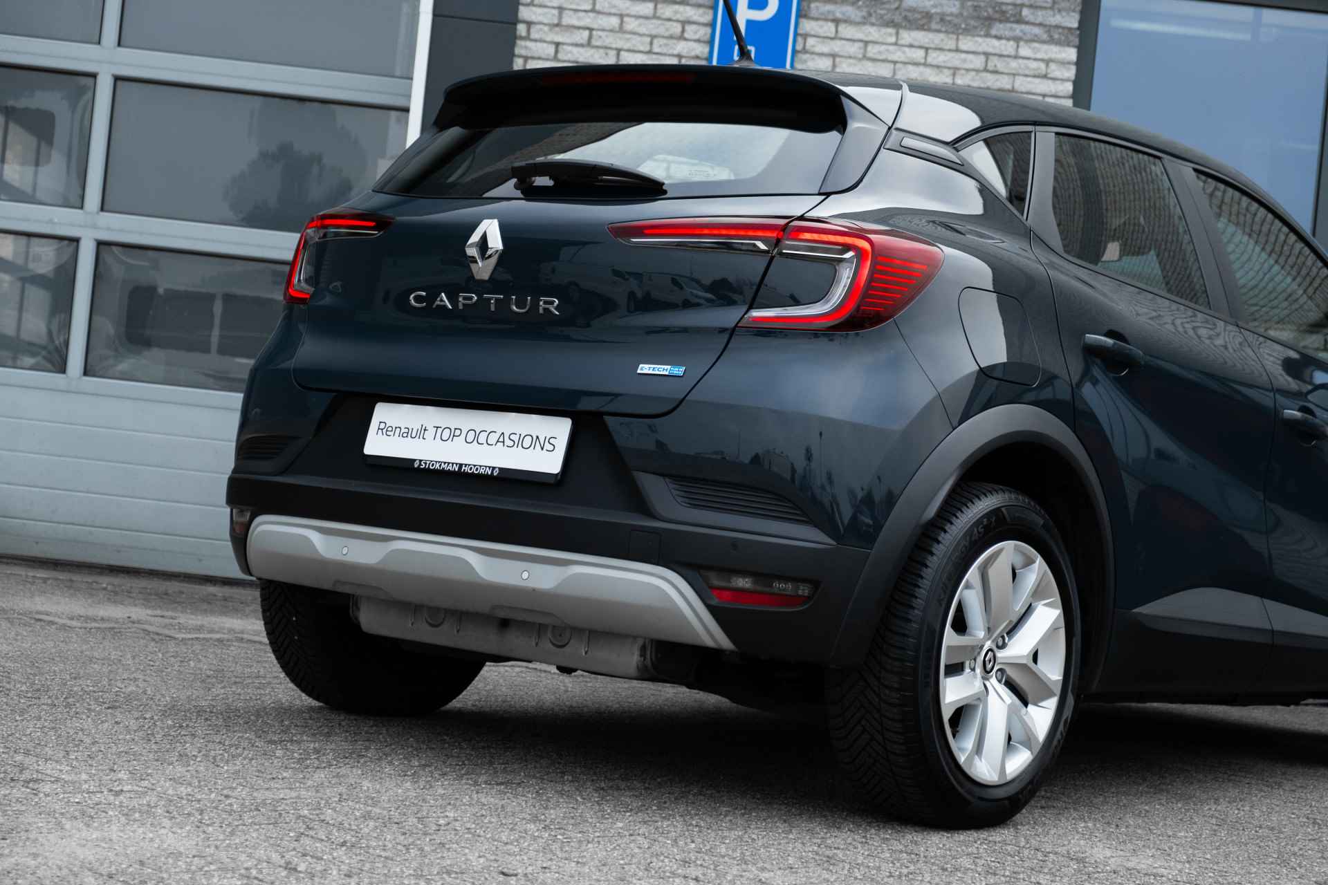 Renault Captur 1.6 E-Tech Plug-in Hybrid 160 PK Intens | 4 seizoensbanden | ECC | Parkeersensoren achter | | incl. Bovag rijklaarpakket met 12 maanden garantie | - 19/49