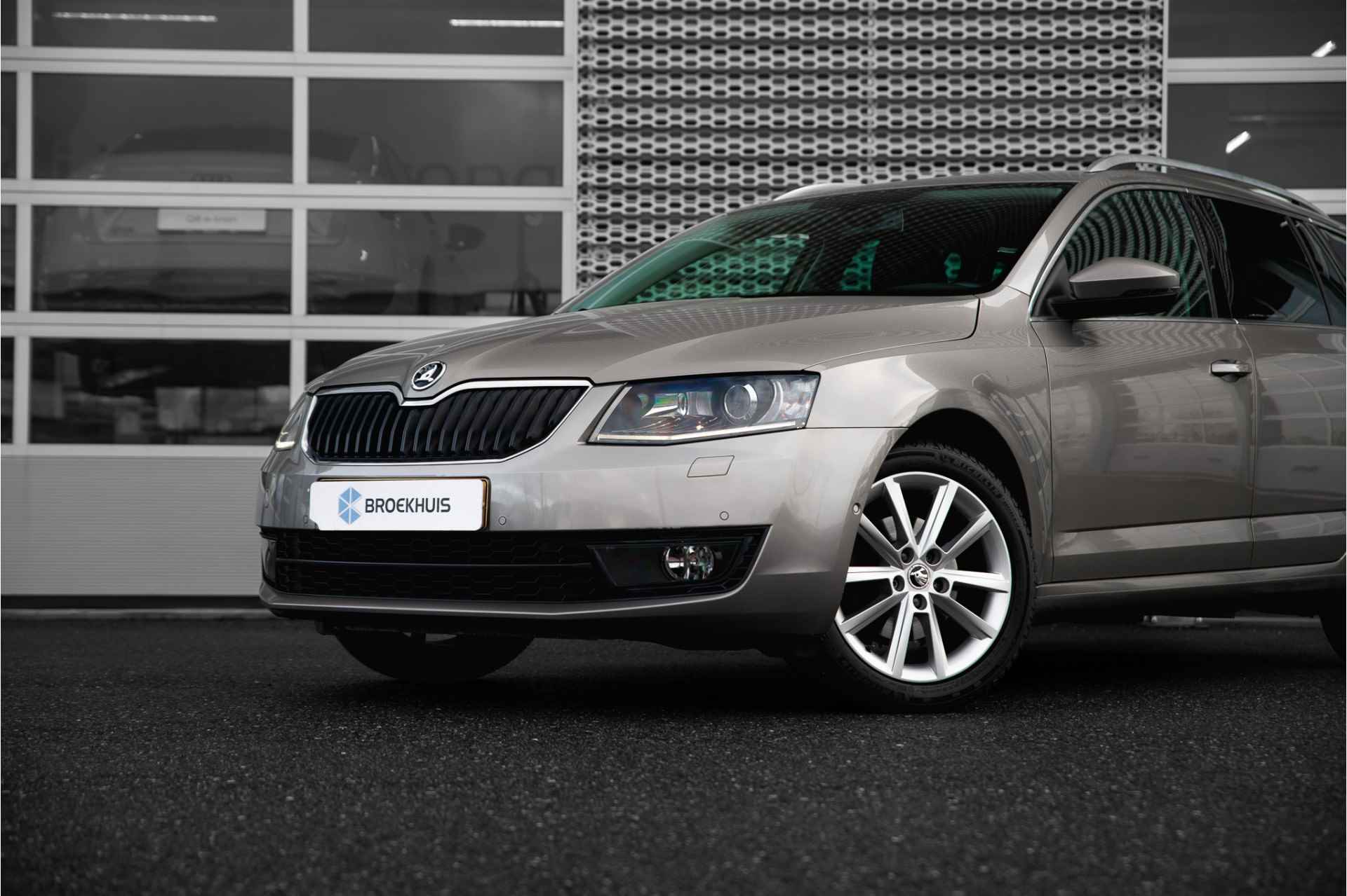 Škoda Octavia Combi 1.4 TSI Greentech Elegance Businessline | Automaat | Navigatie | Stoelverwarming | Cruise control - 6/28