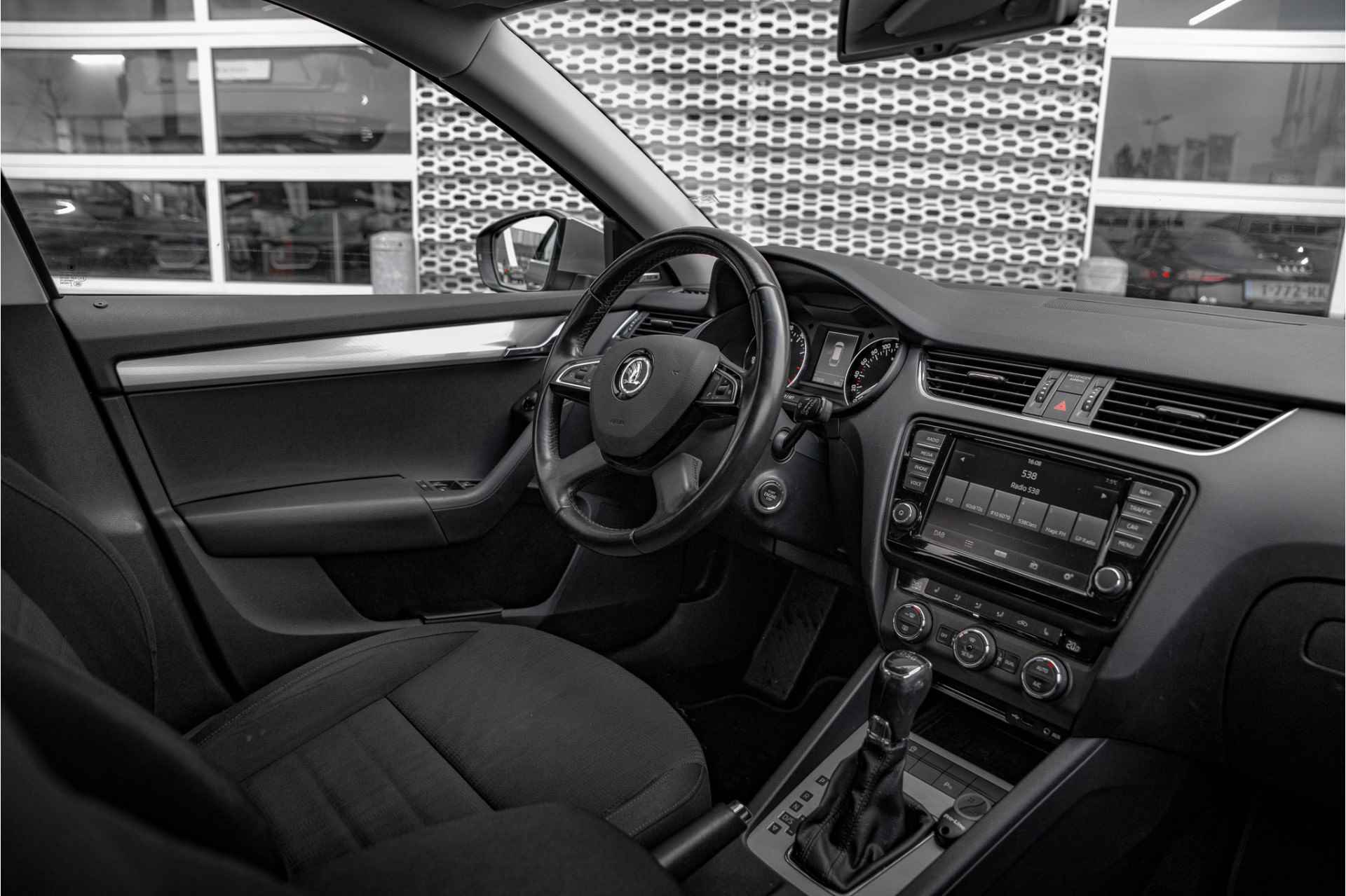 Škoda Octavia Combi 1.4 TSI Greentech Elegance Businessline | Automaat | Navigatie | Stoelverwarming | Cruise control - 9/28