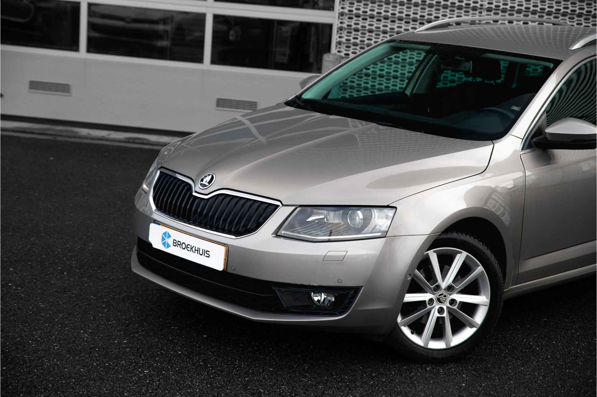 Škoda Octavia Combi 1.4 TSI Greentech Elegance Businessline | Automaat | Navigatie | Stoelverwarming | Cruise control - 17/28