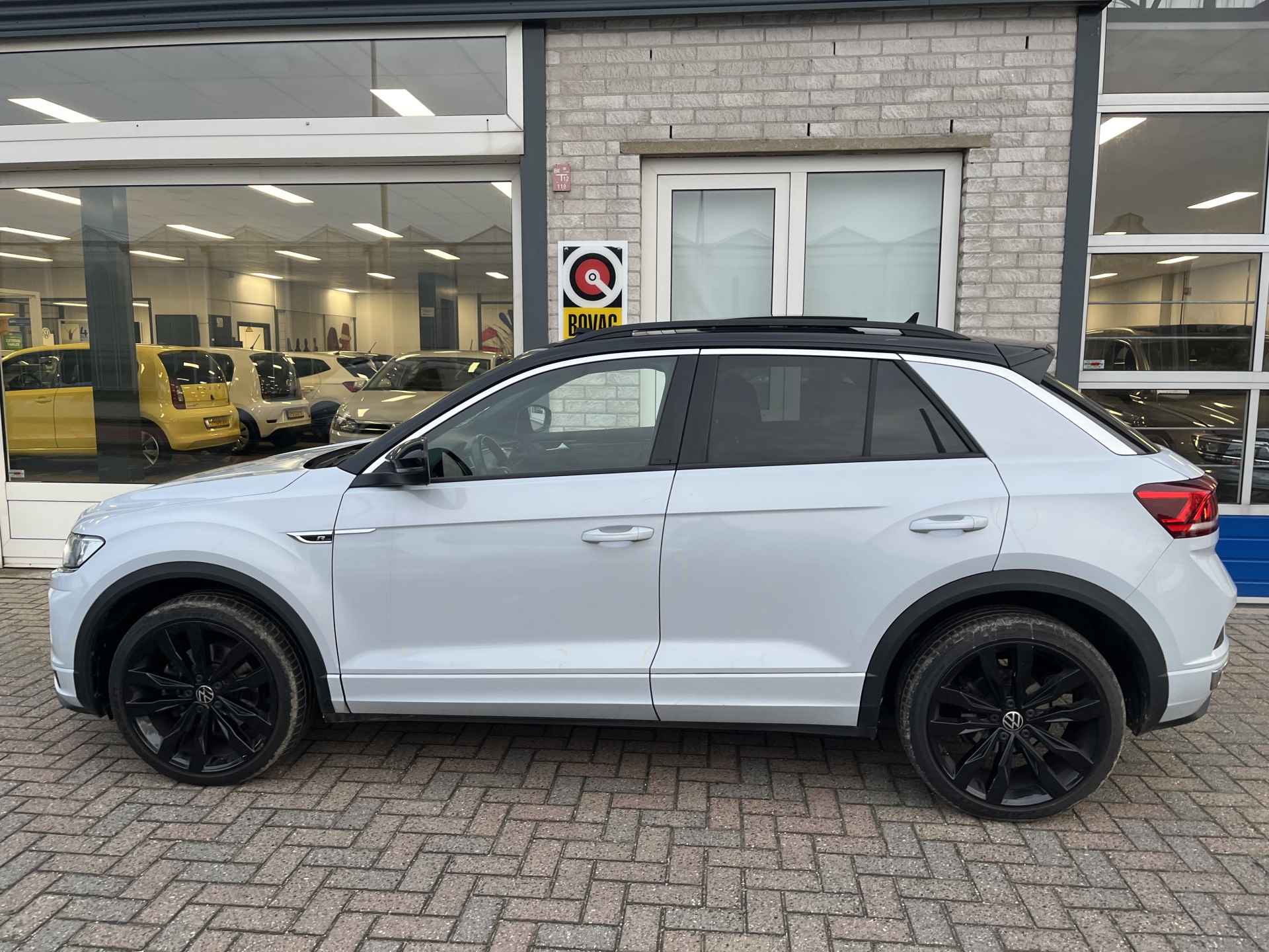 Volkswagen T-Roc 1.5 TSI R-Line / PANO/ ADAPT-CRUISE/ DIGITAL DASH/ DAB/ APP-CONNECT/ PARK. SENSOREN/ AIRCO/ STOELVERWARMING - 2/30