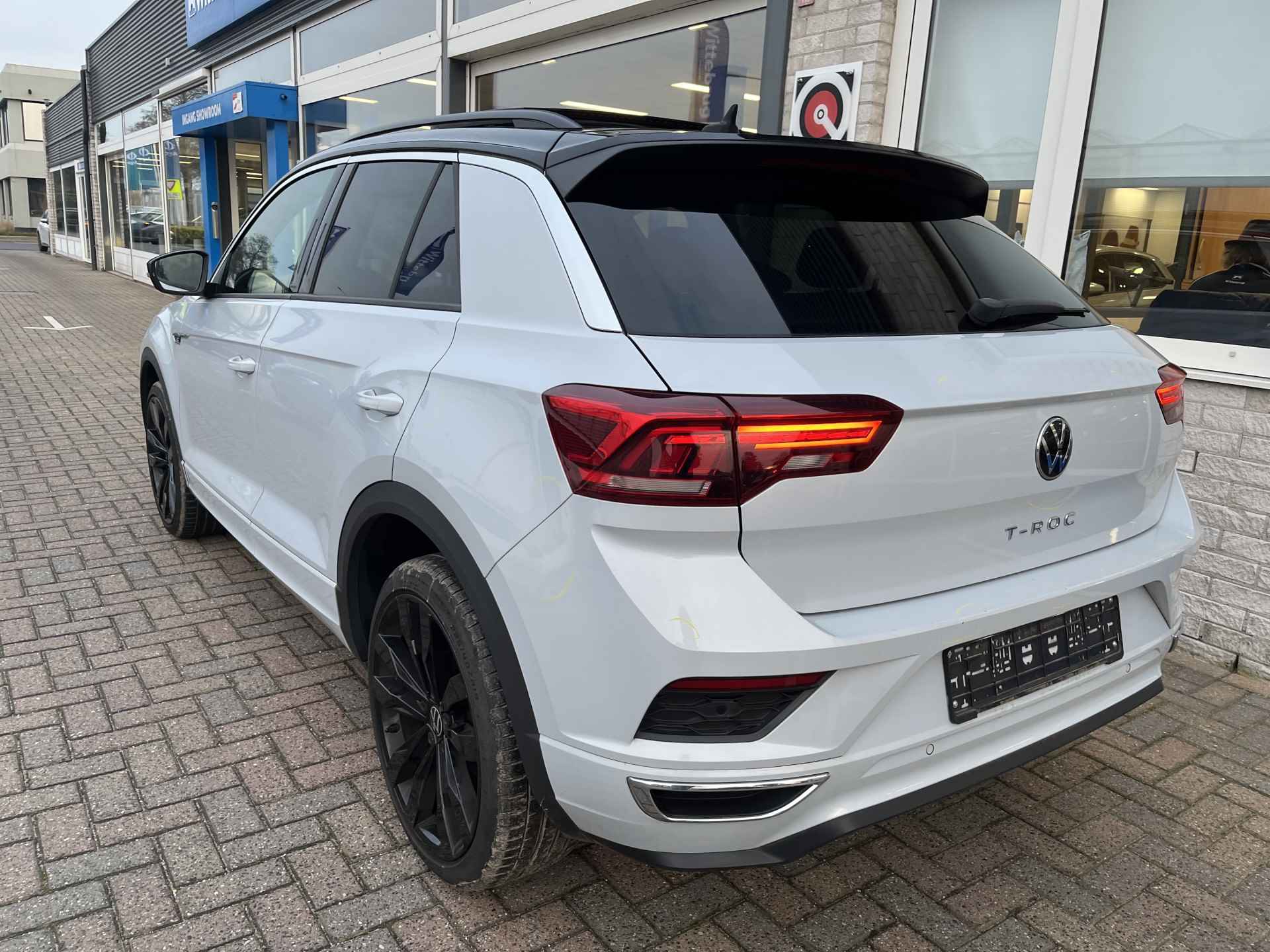 Volkswagen T-Roc 1.5 TSI R-Line / PANO/ ADAPT-CRUISE/ DIGITAL DASH/ DAB/ APP-CONNECT/ PARK. SENSOREN/ AIRCO/ STOELVERWARMING - 5/30