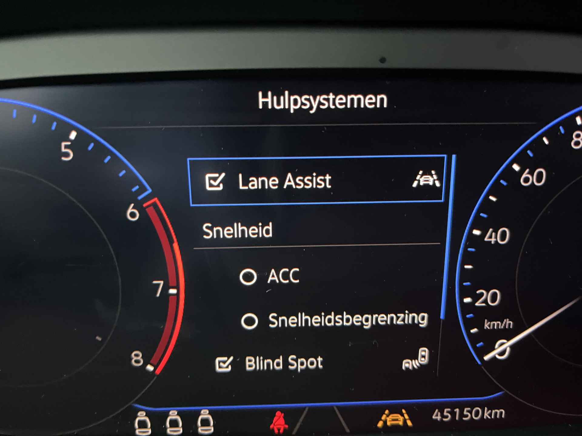 Volkswagen T-Roc 1.5 TSI R-Line / PANO/ ADAPT-CRUISE/ DIGITAL DASH/ DAB/ APP-CONNECT/ PARK. SENSOREN/ AIRCO/ STOELVERWARMING - 16/30