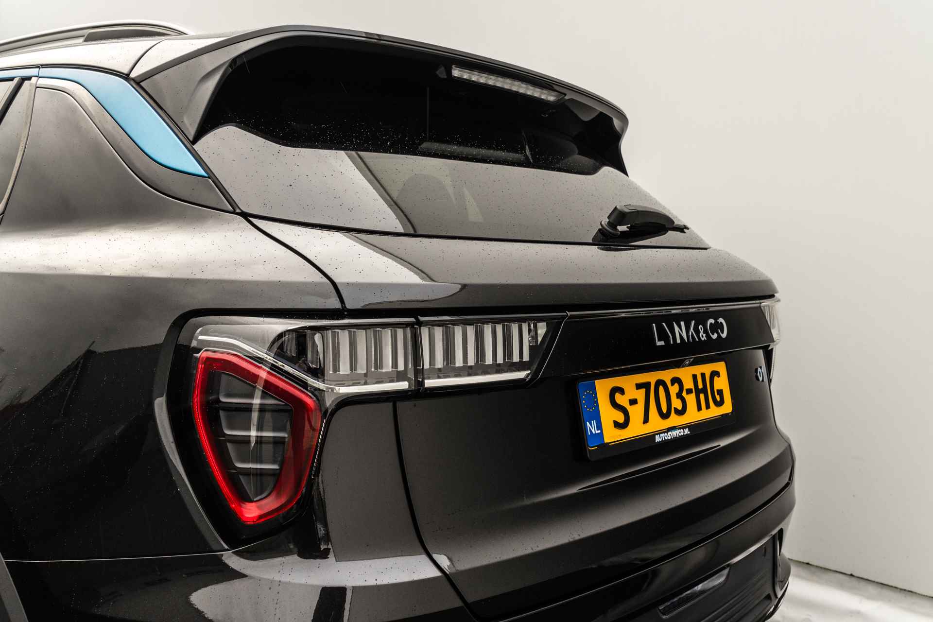 Lynk & Co 01 1.5 Plug-in Hybrid 262 Pk I Nw  Modeljaar I Panoramadak I 75 km Elektrisch I 360 Camera I Infinity Audio I Full Map Navi I Carplay I 20 inch. LMV l 1e eigenaar - 60/67