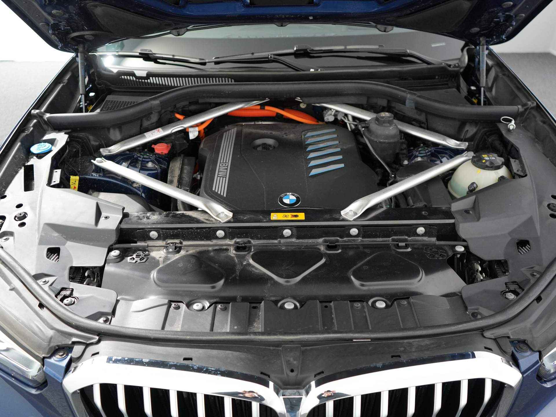 BMW X5 xDrive45e High Executive | M-sport | Pano dak | Luchtvering | Adaptieve cruise | Leder | 360* Camera | Harman kardon | Stoelen met geheugen | Wegklapbare trekhaak | Navi | Dodehoek bewaking | - 36/38