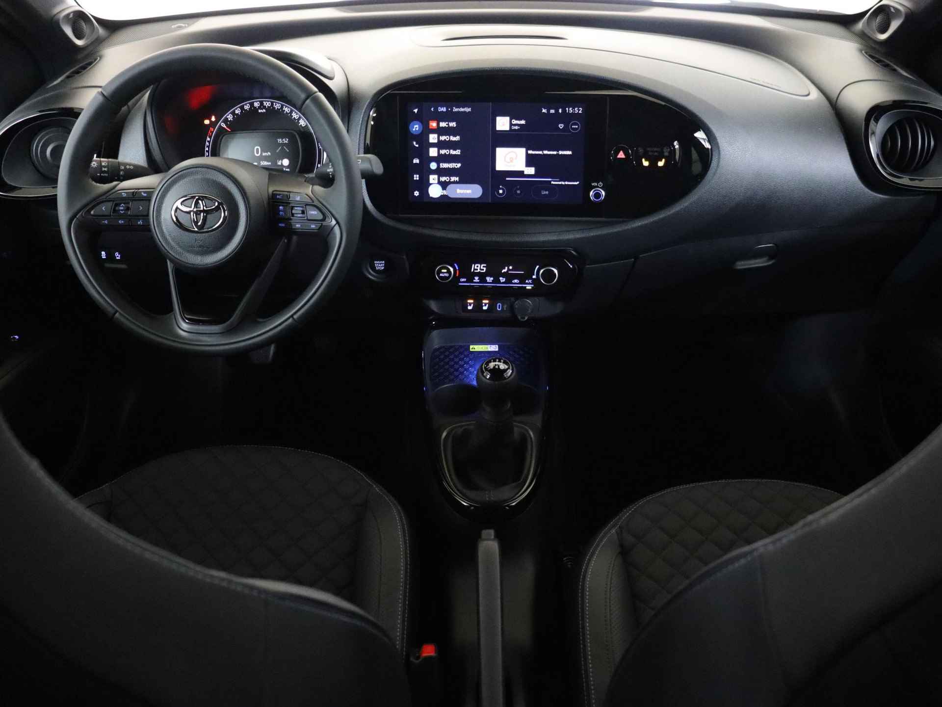 Toyota Aygo X 1.0 VVT-i MT Premium, JBL,  Apple carplay, Android auto - 4/35