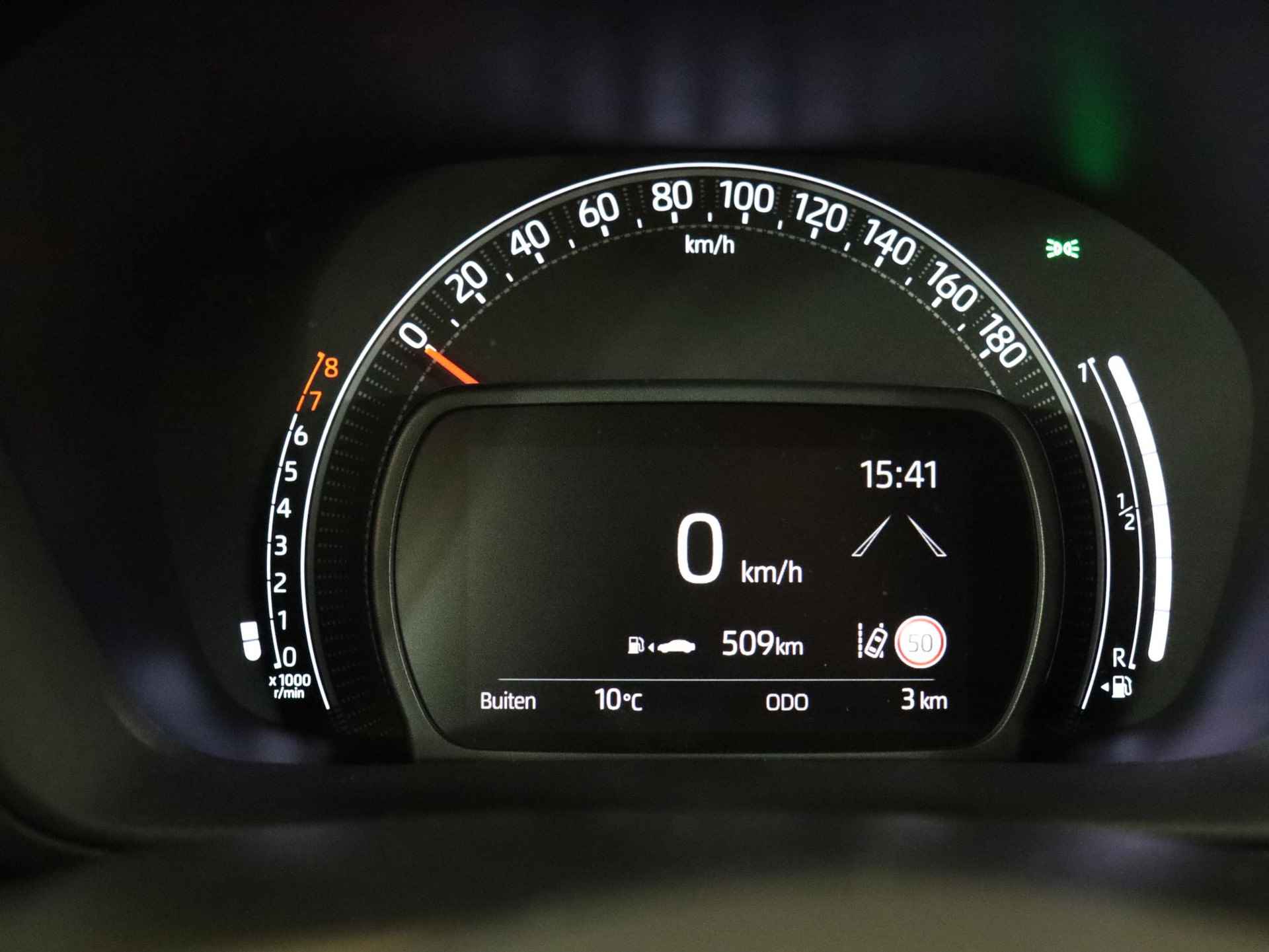 Toyota Aygo X 1.0 VVT-i MT Premium, JBL,  Apple carplay, Android auto - 19/35