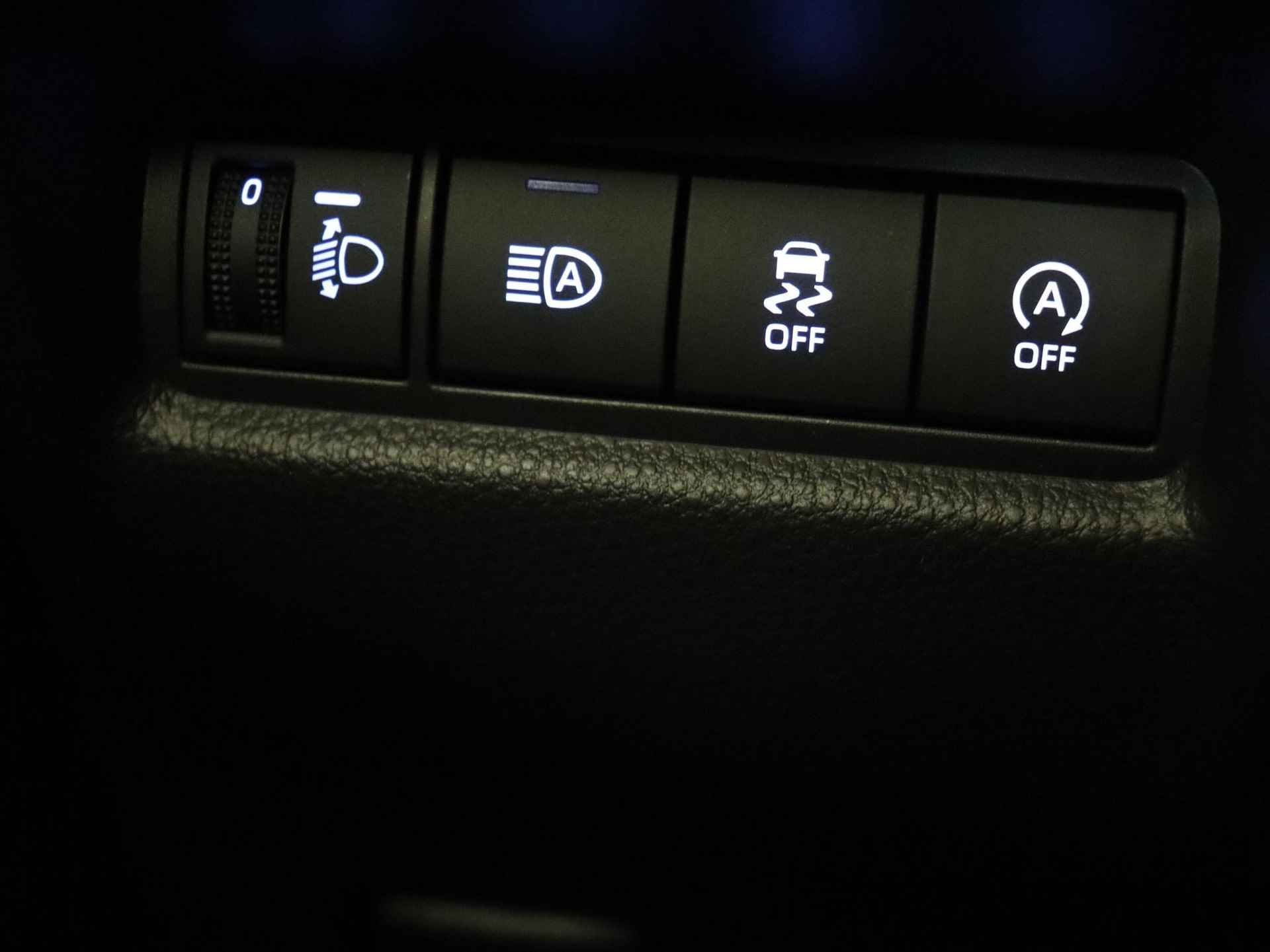 Toyota Aygo X 1.0 VVT-i MT Premium, JBL,  Apple carplay, Android auto - 26/35