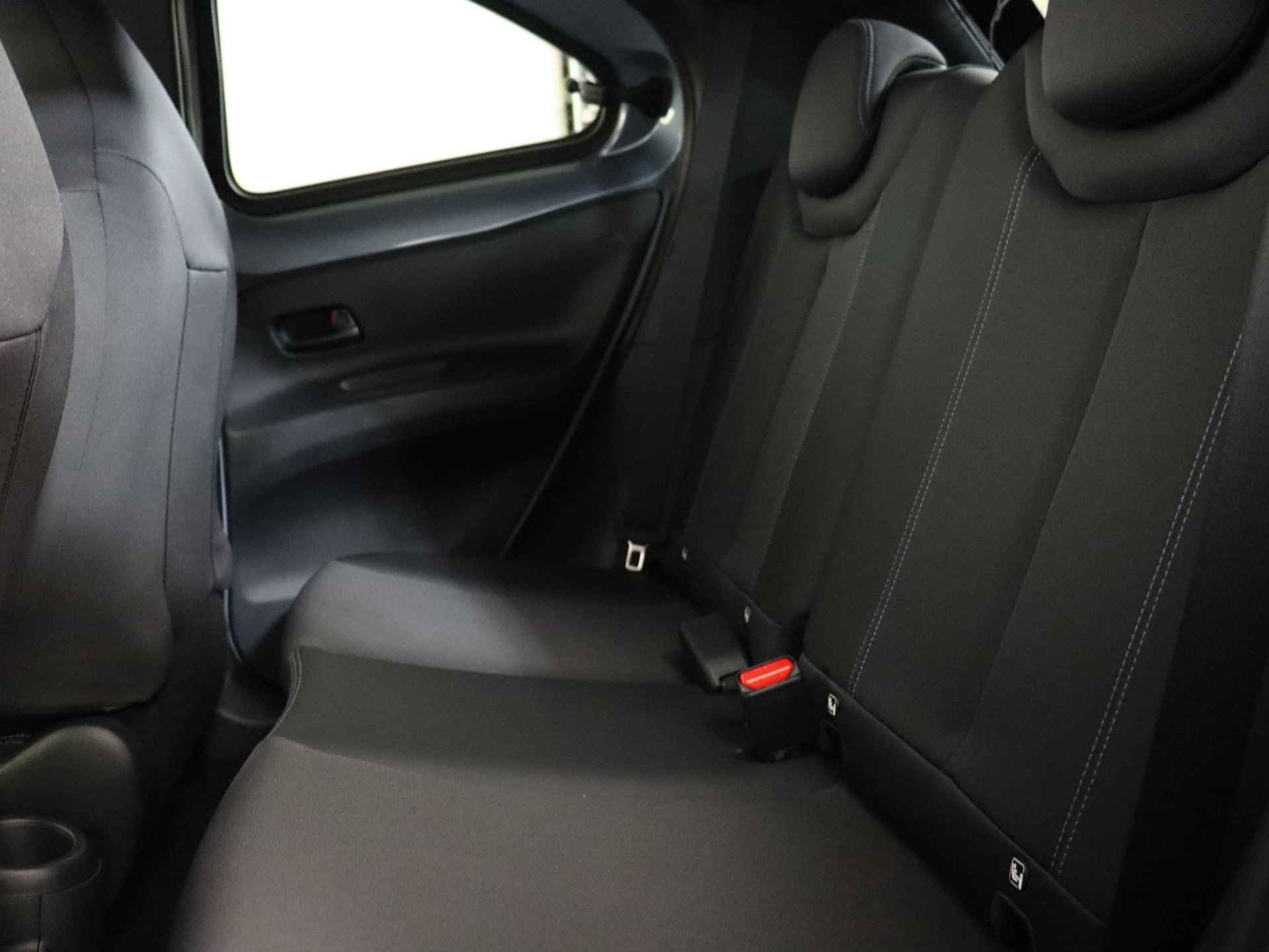 Toyota Aygo X 1.0 VVT-i MT Premium, JBL,  Apple carplay, Android auto - 30/35