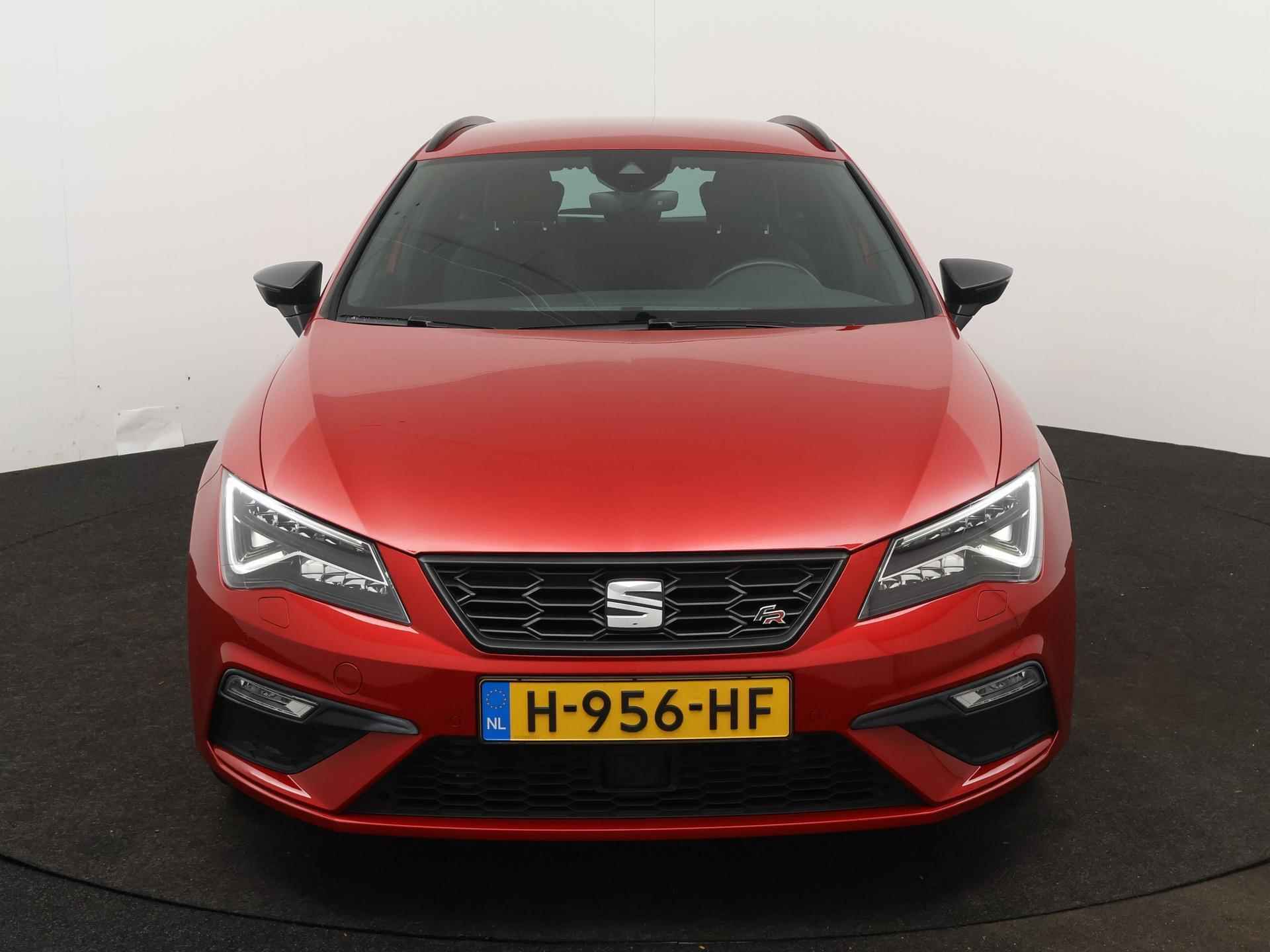 SEAT Leon ST 1.5 TSI FR Ultimate Edition Black Sky 150 PK | Automaat | LED Koplampen | Navigatie | BEATS Soundsystem | Apple Carplay/Android Auto | Achteruitrijcamera | Climate Control | Alcantara bekleding | Keyless-Entry | Adaptive Cruise Control | Parkeersensoren | Stoelverwarming | Privacy Glass | Lichtmetalen velgen | - 5/22