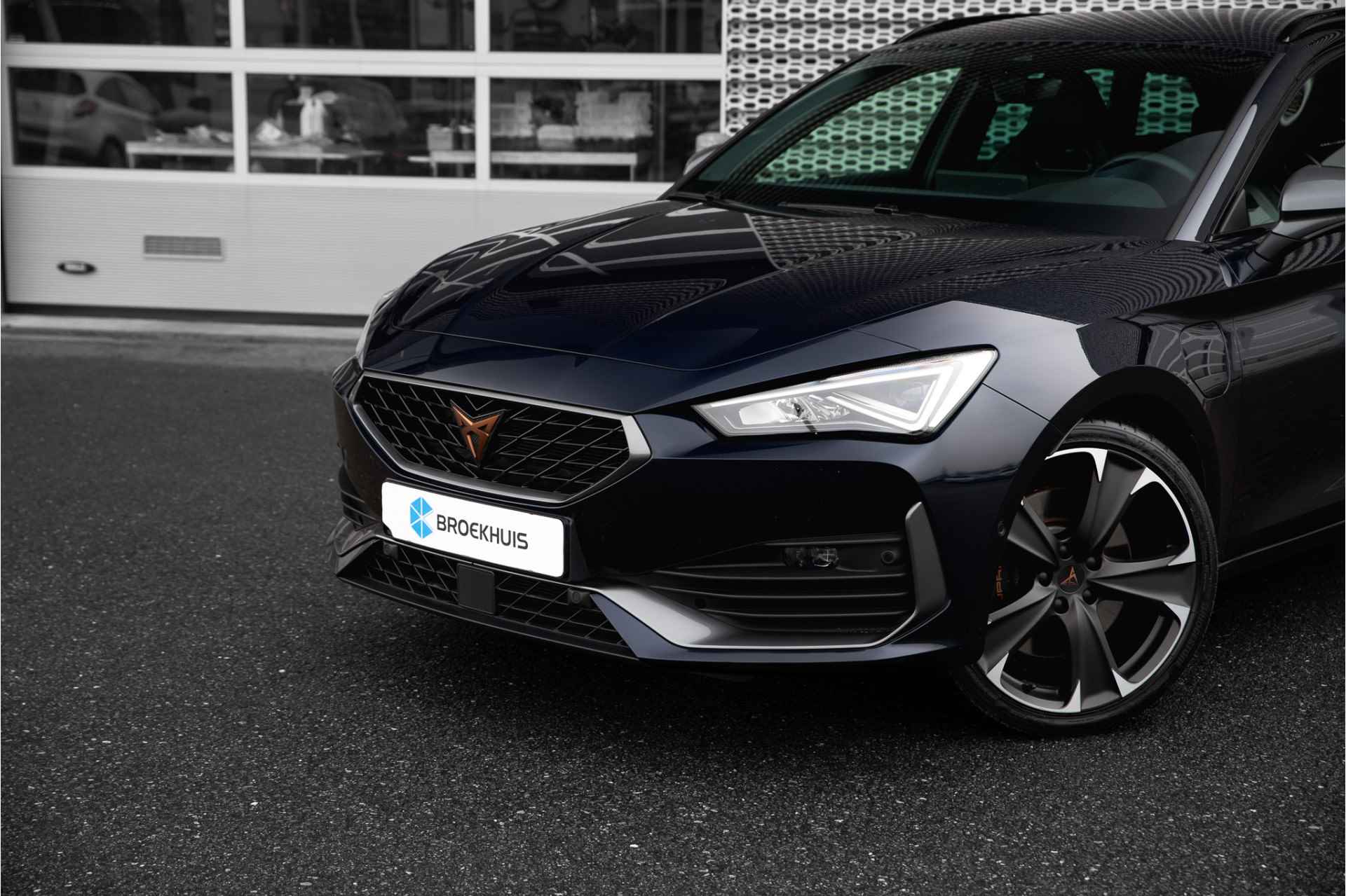 CUPRA Leon Sportstourer 1.4 e-Hybrid VZ Adrenaline 245 pk | Navigatie | Camera | Stoel- en stuurverwarming - 5/25