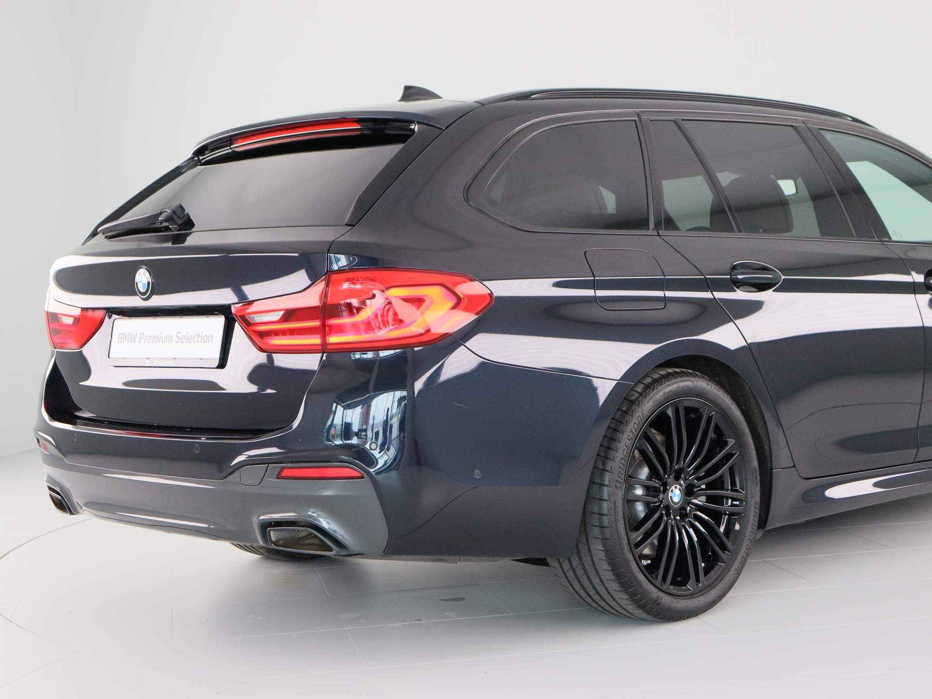 BMW 5 Serie Touring 520d M-Sport - 20/24