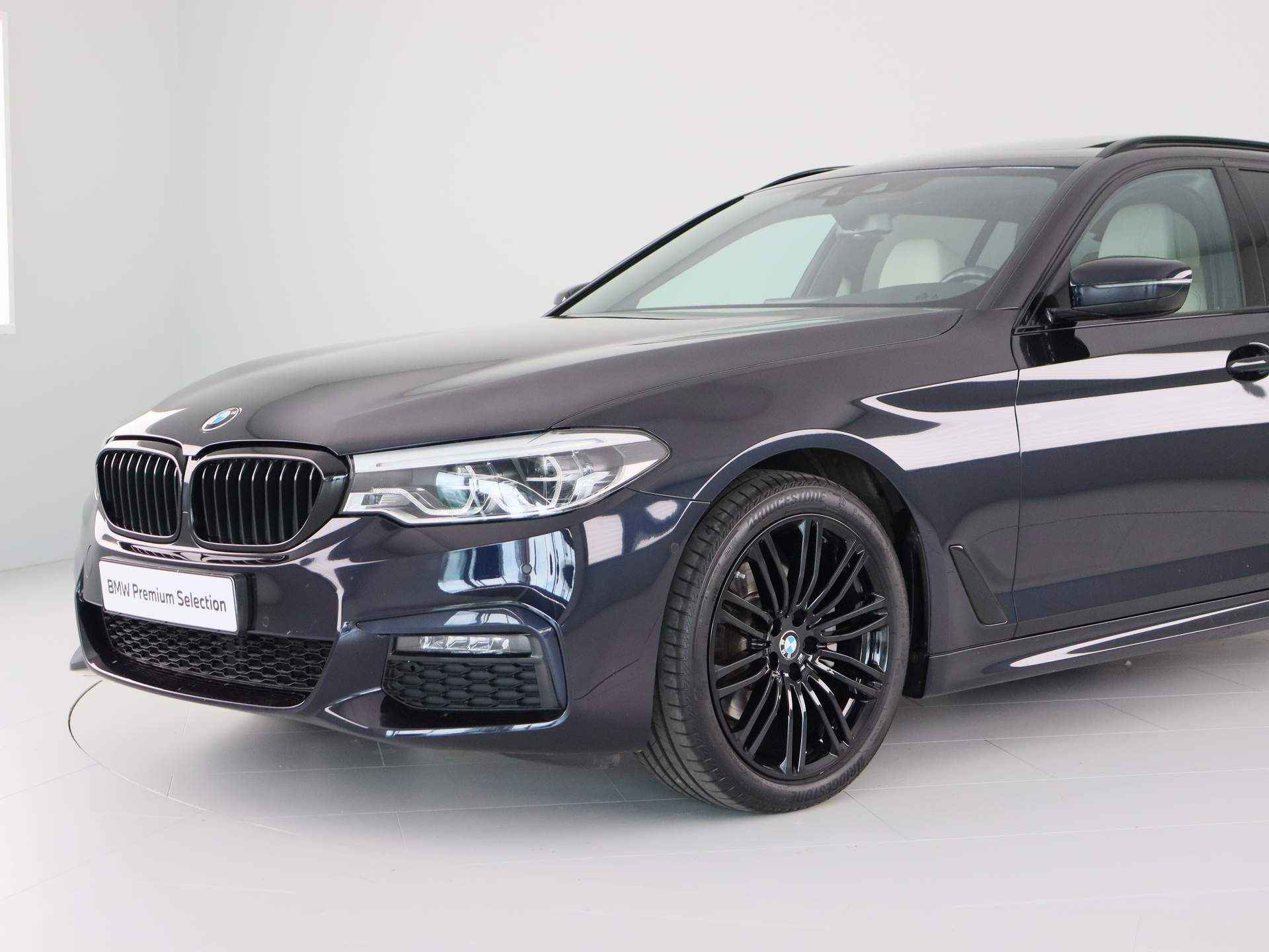 BMW 5 Serie Touring 520d M-Sport - 21/24