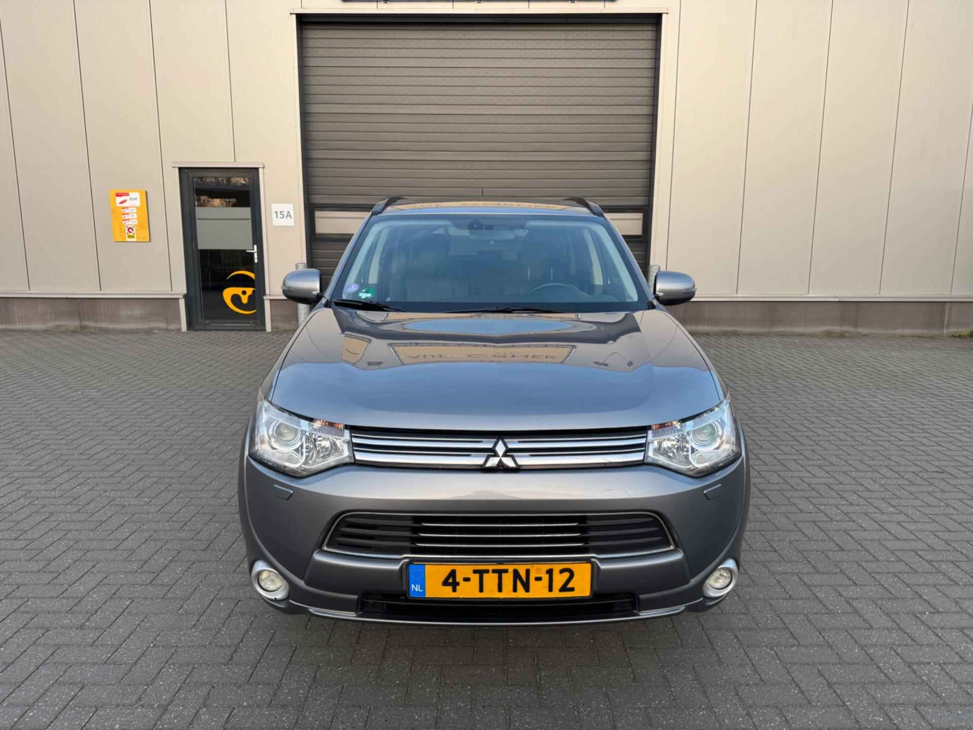 Mitsubishi Outlander 2.0 PHEV Instyle - 3/30