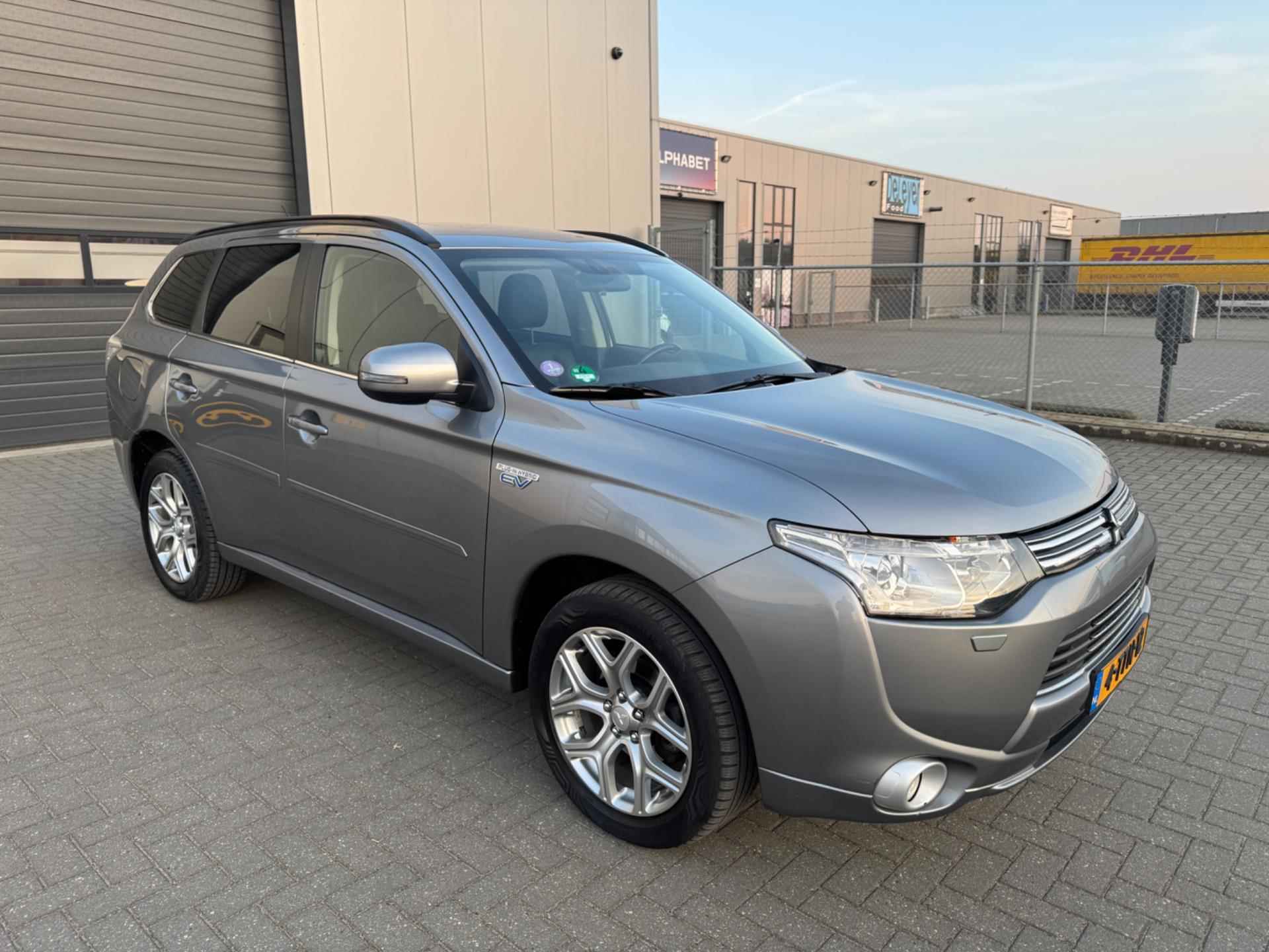 Mitsubishi Outlander 2.0 PHEV Instyle - 4/30