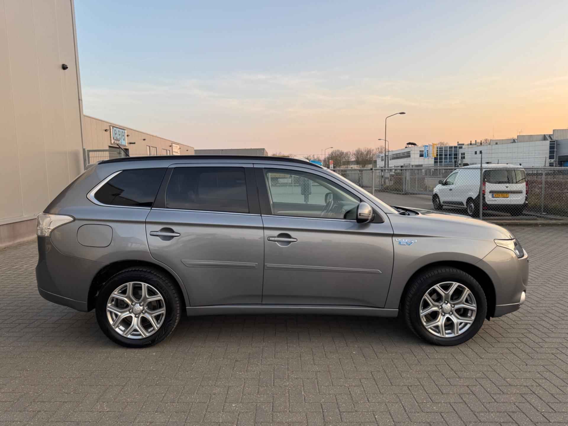 Mitsubishi Outlander 2.0 PHEV Instyle - 5/30