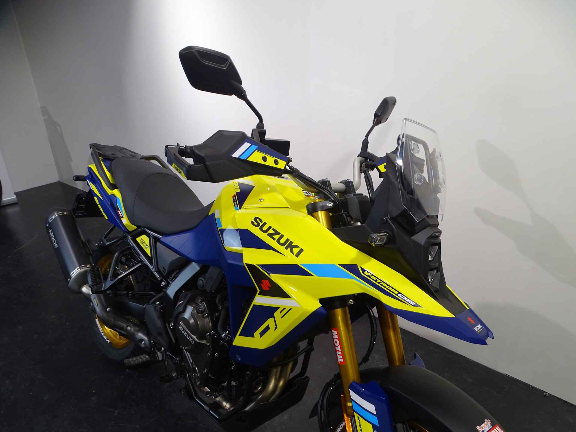 Suzuki DL 800 DE V-STROM - 2/7