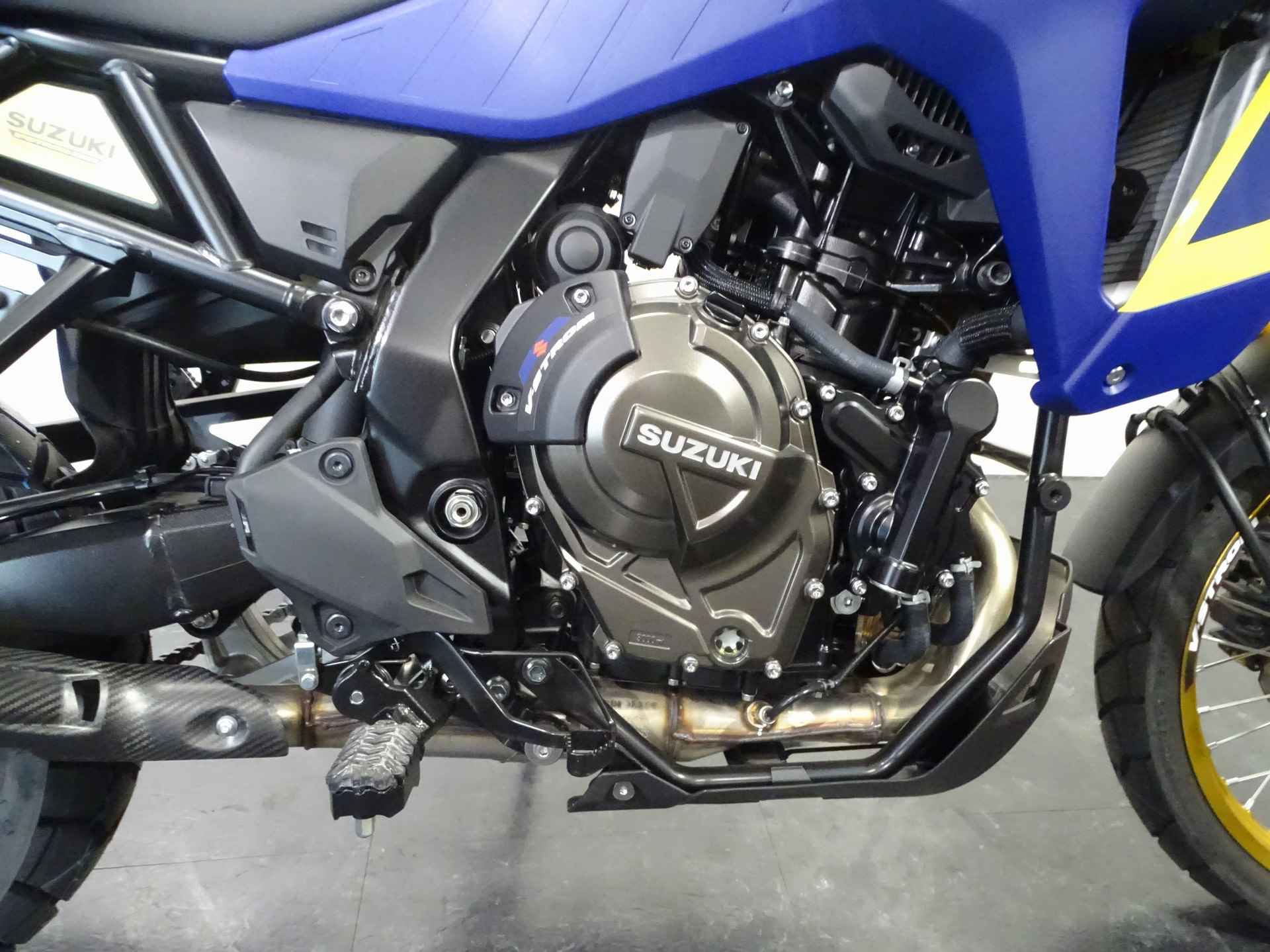 Suzuki DL 800 DE V-STROM - 6/7